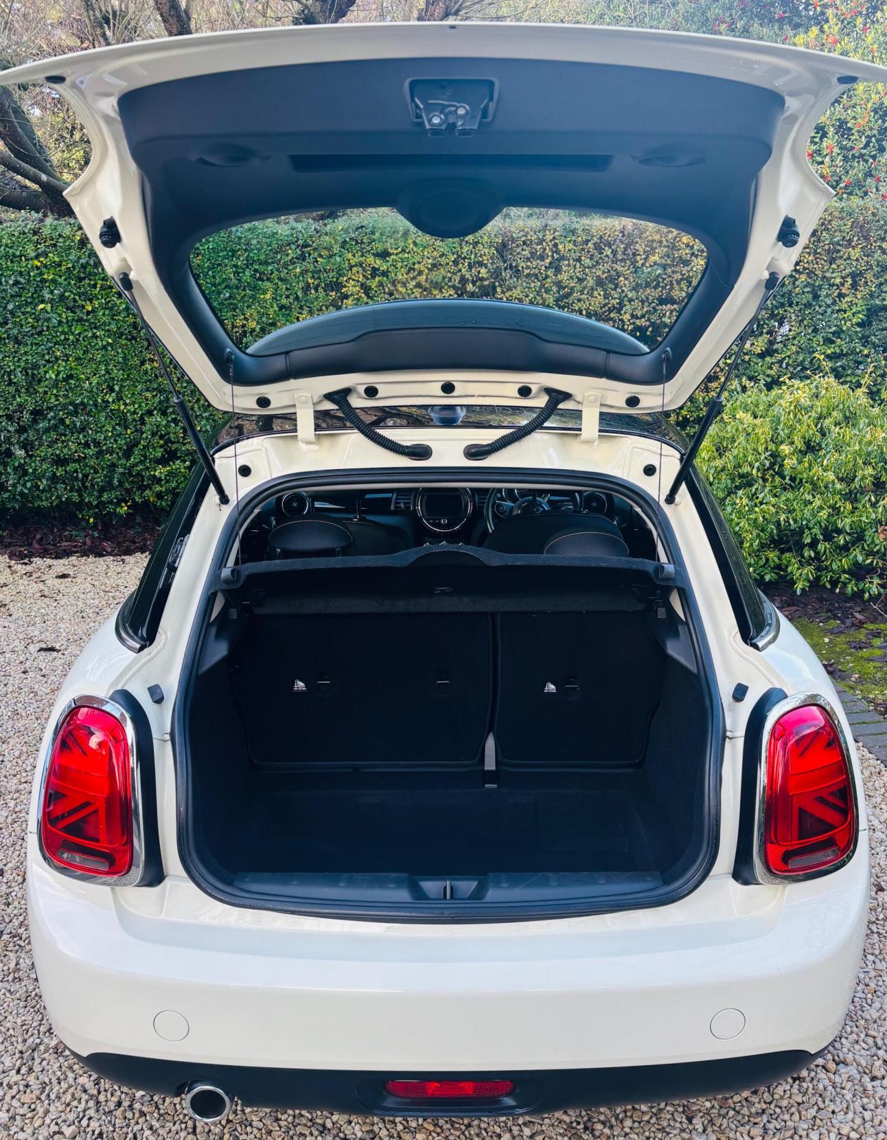 MINI Hatch 1.5 Cooper D Steptronic Euro 6 (s/s) 5dr