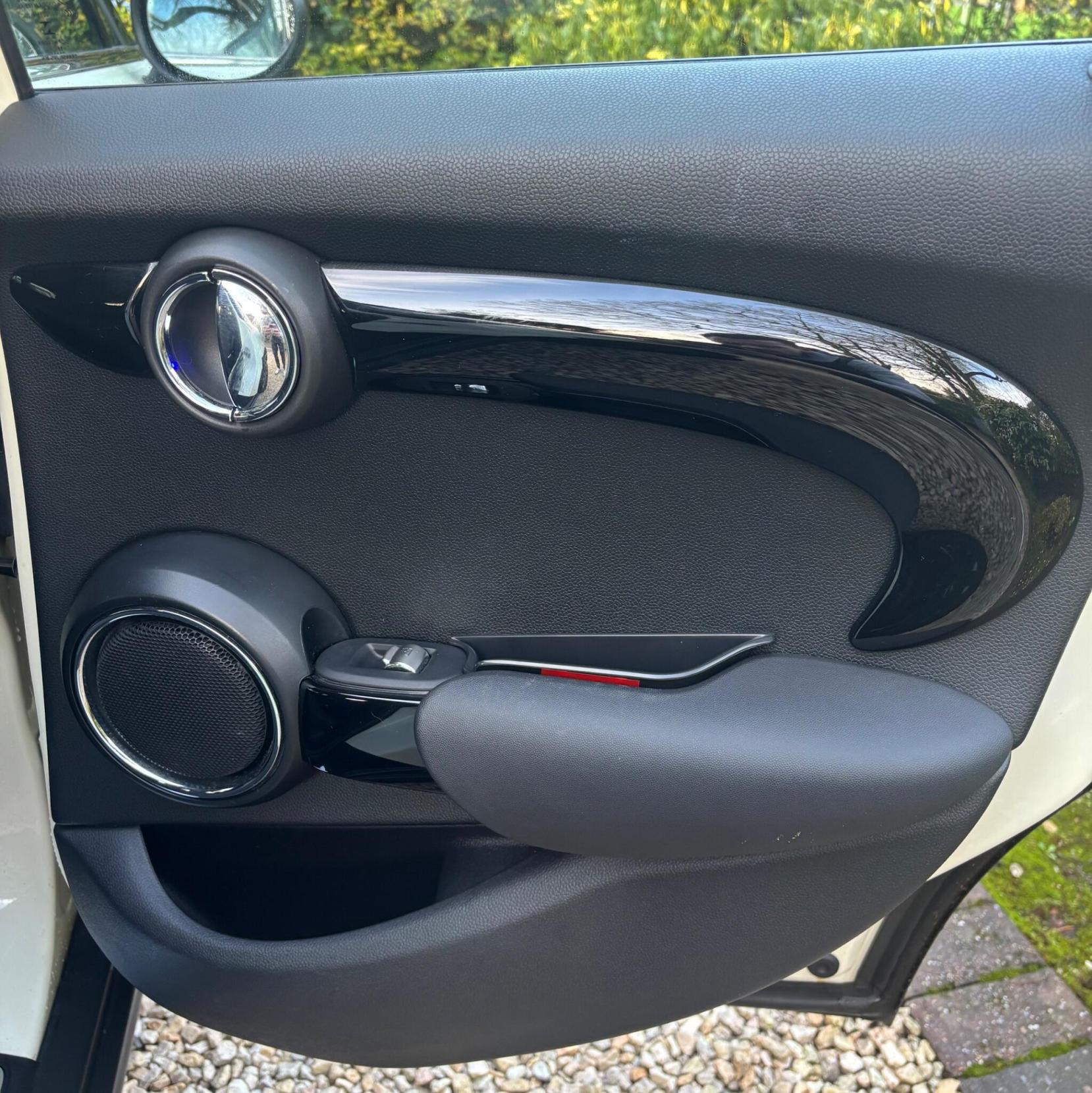 MINI Hatch 1.5 Cooper D Steptronic Euro 6 (s/s) 5dr