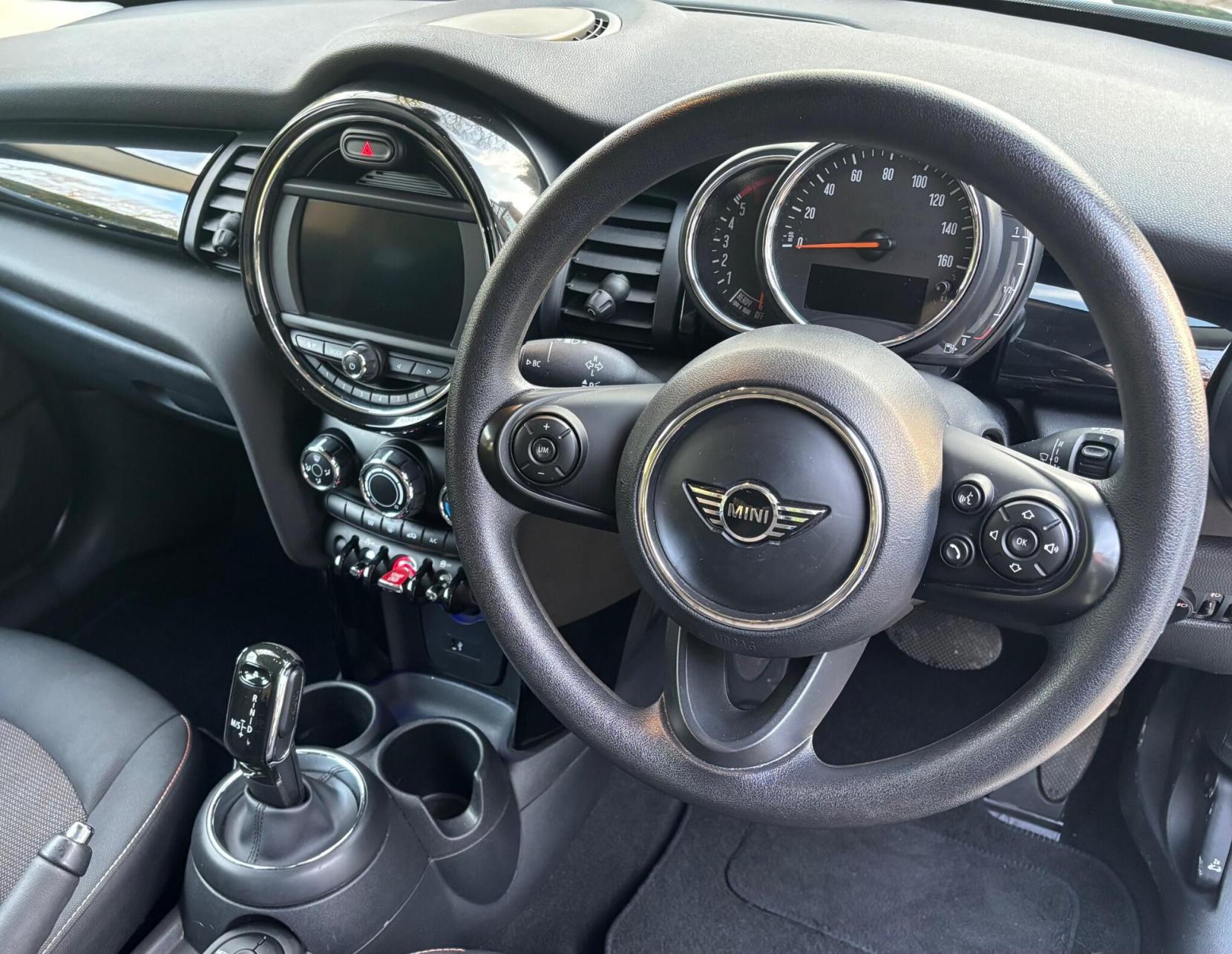 MINI Hatch 1.5 Cooper D Steptronic Euro 6 (s/s) 5dr