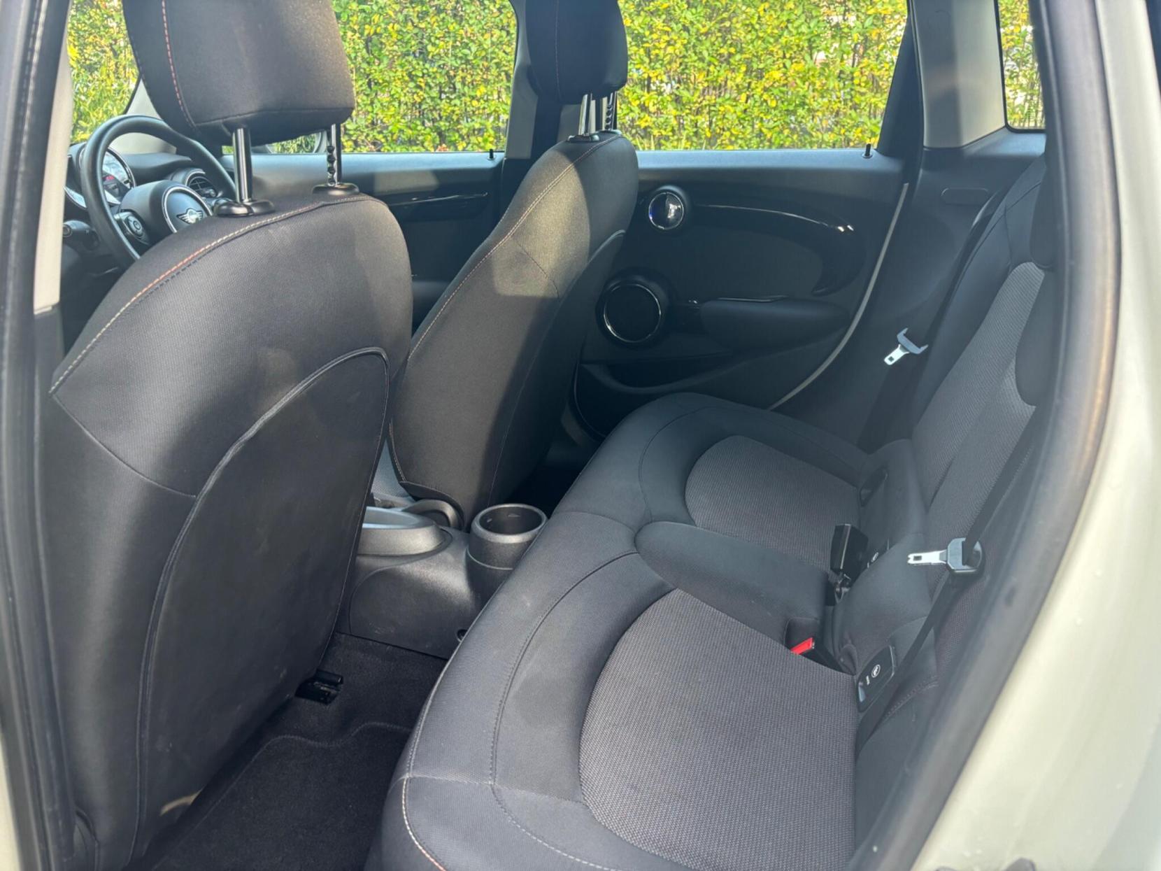 MINI Hatch 1.5 Cooper D Steptronic Euro 6 (s/s) 5dr