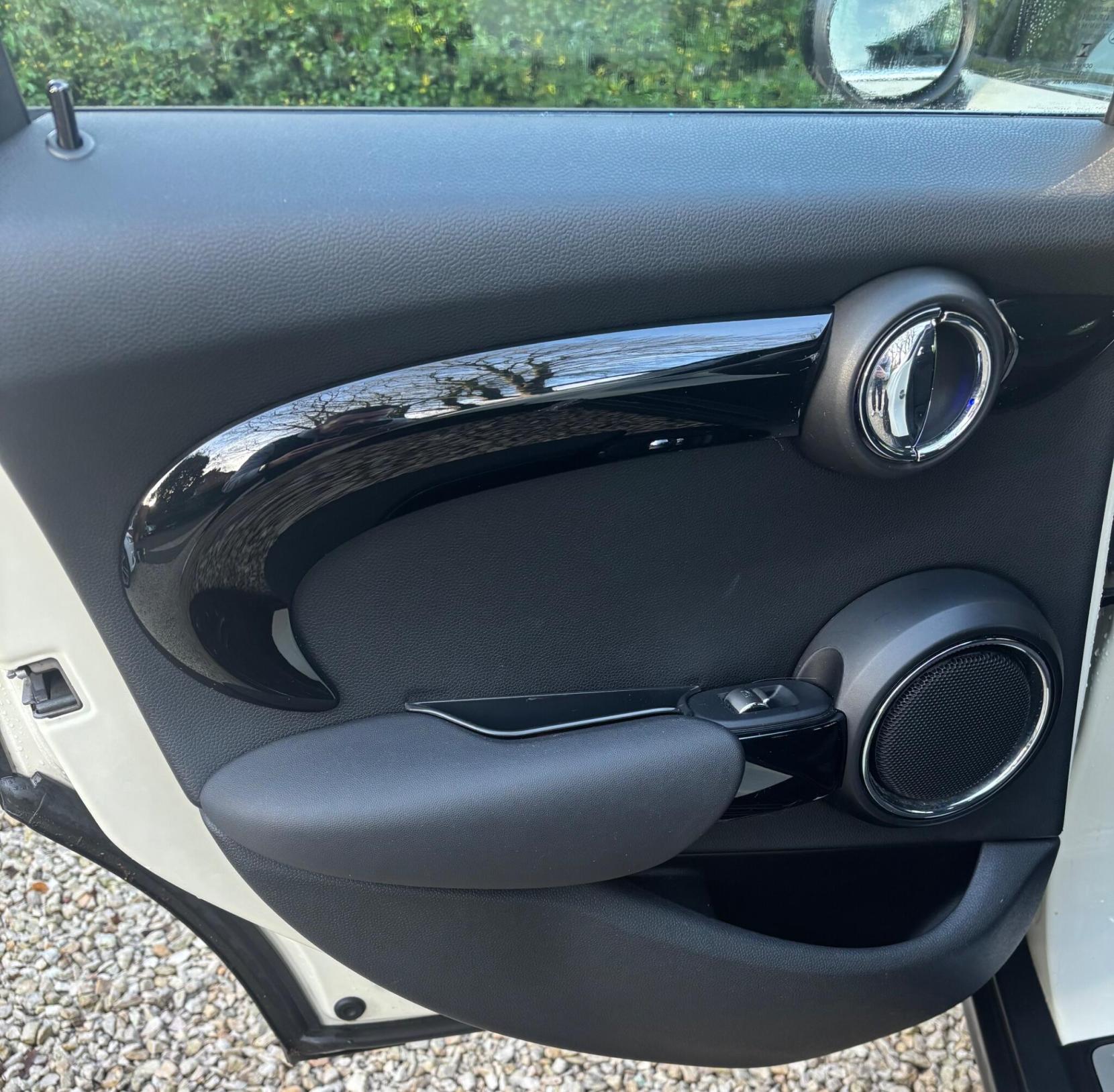 MINI Hatch 1.5 Cooper D Steptronic Euro 6 (s/s) 5dr