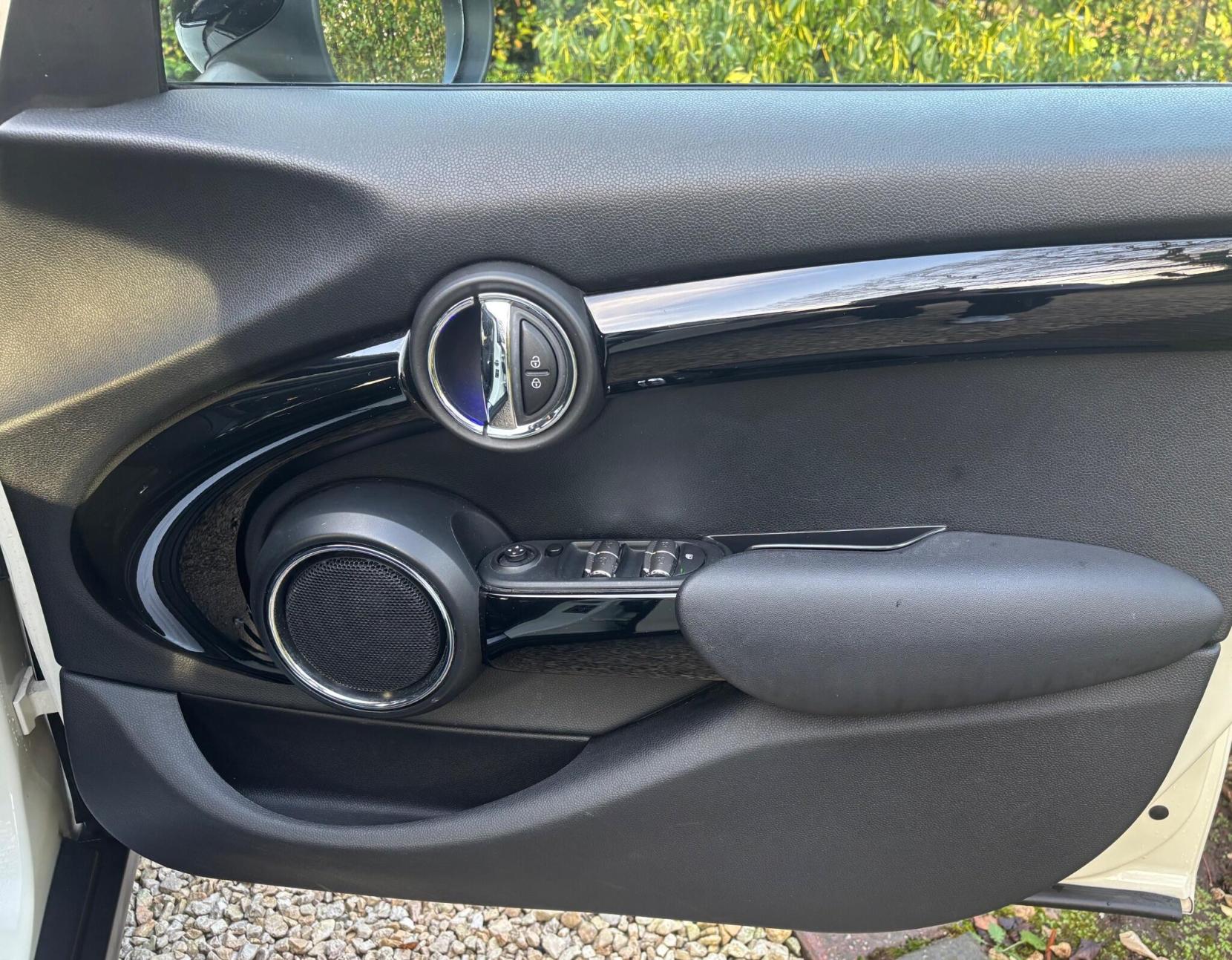 MINI Hatch 1.5 Cooper D Steptronic Euro 6 (s/s) 5dr