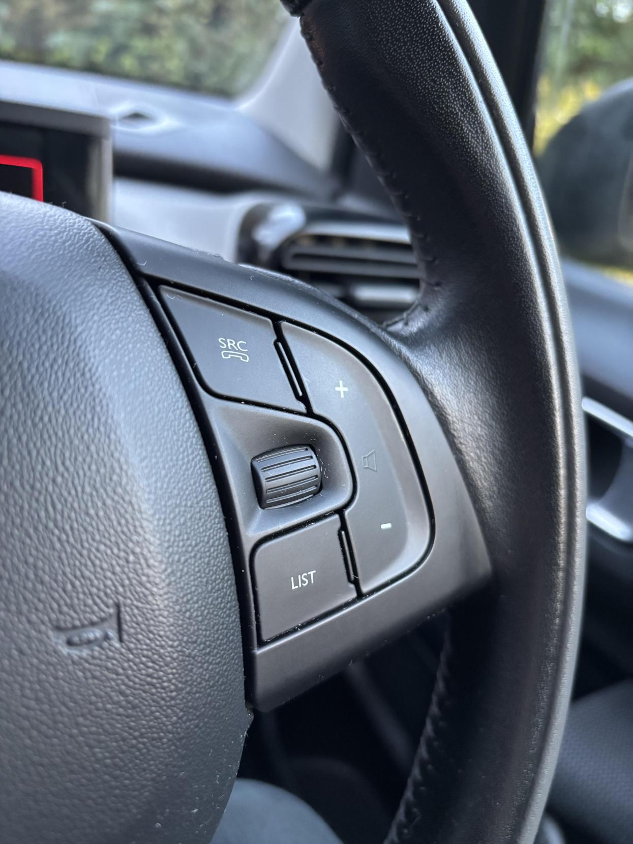 Citroen C4 Cactus 1.2 PureTech Flair Hatchback 5dr Petrol Manual Euro 6 (Euro 6) (82 ps)