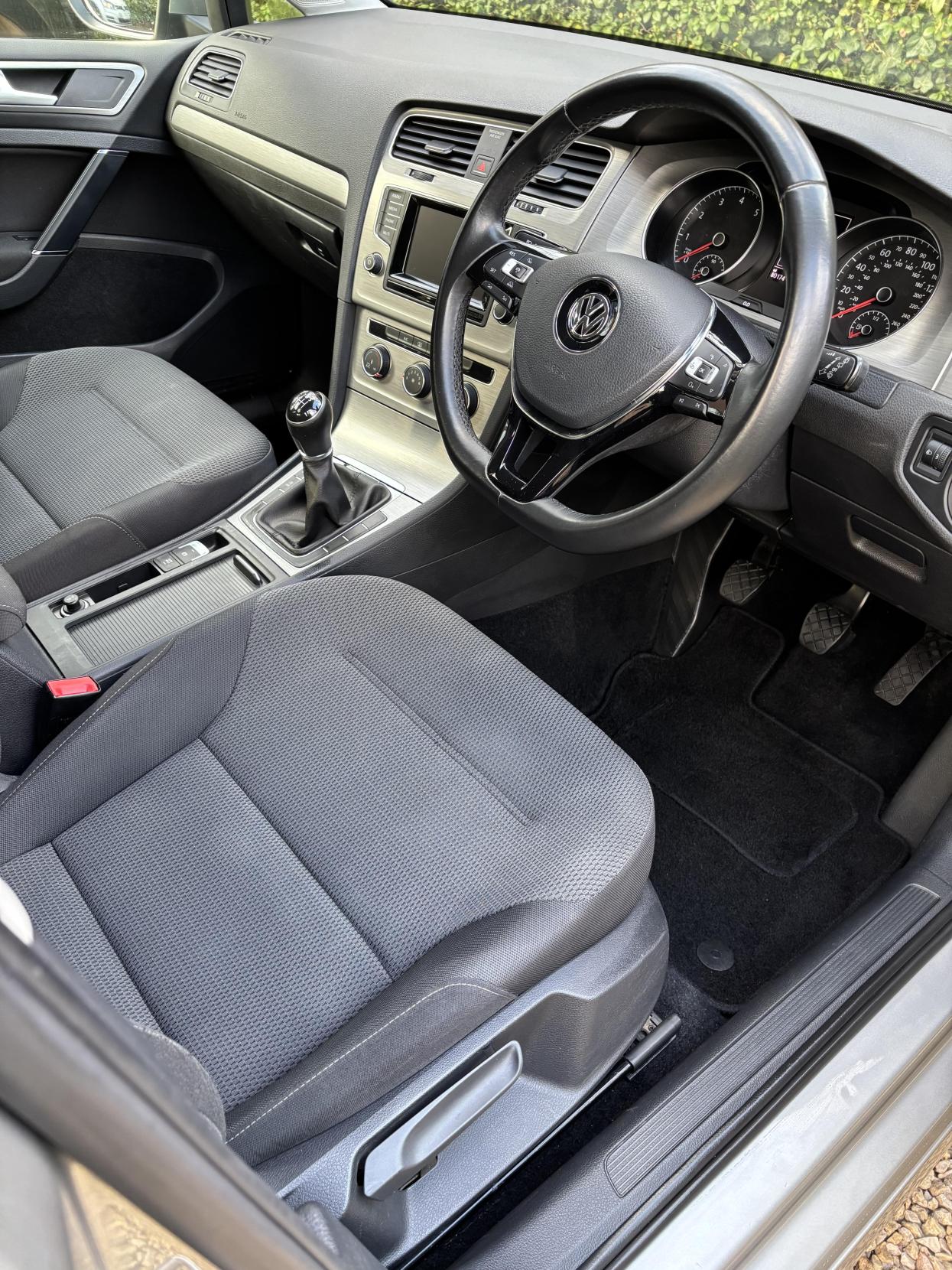 Volkswagen Golf 1.4 TSI BlueMotion Tech SE Hatchback 5dr Petrol Manual Euro 5 (s/s) (122 ps)