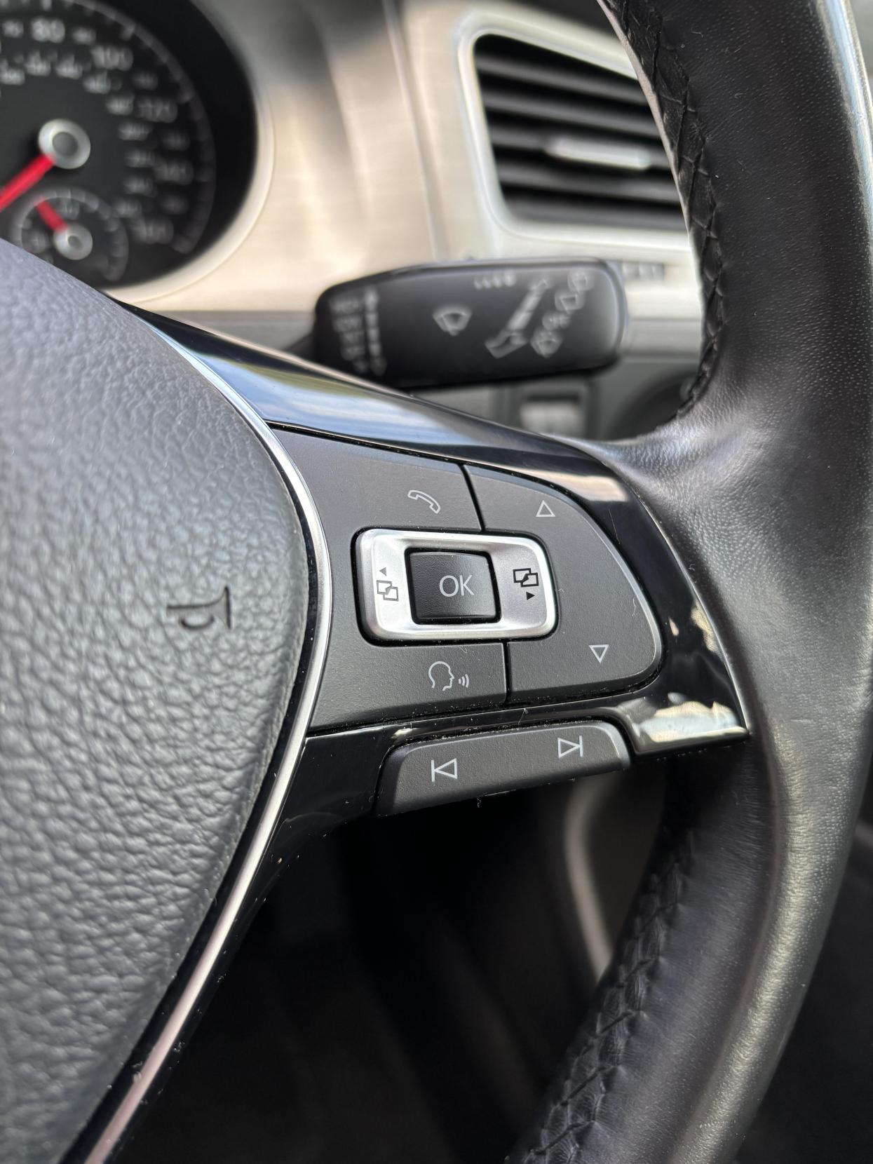 Volkswagen Golf 1.4 TSI BlueMotion Tech SE Hatchback 5dr Petrol Manual Euro 5 (s/s) (122 ps)