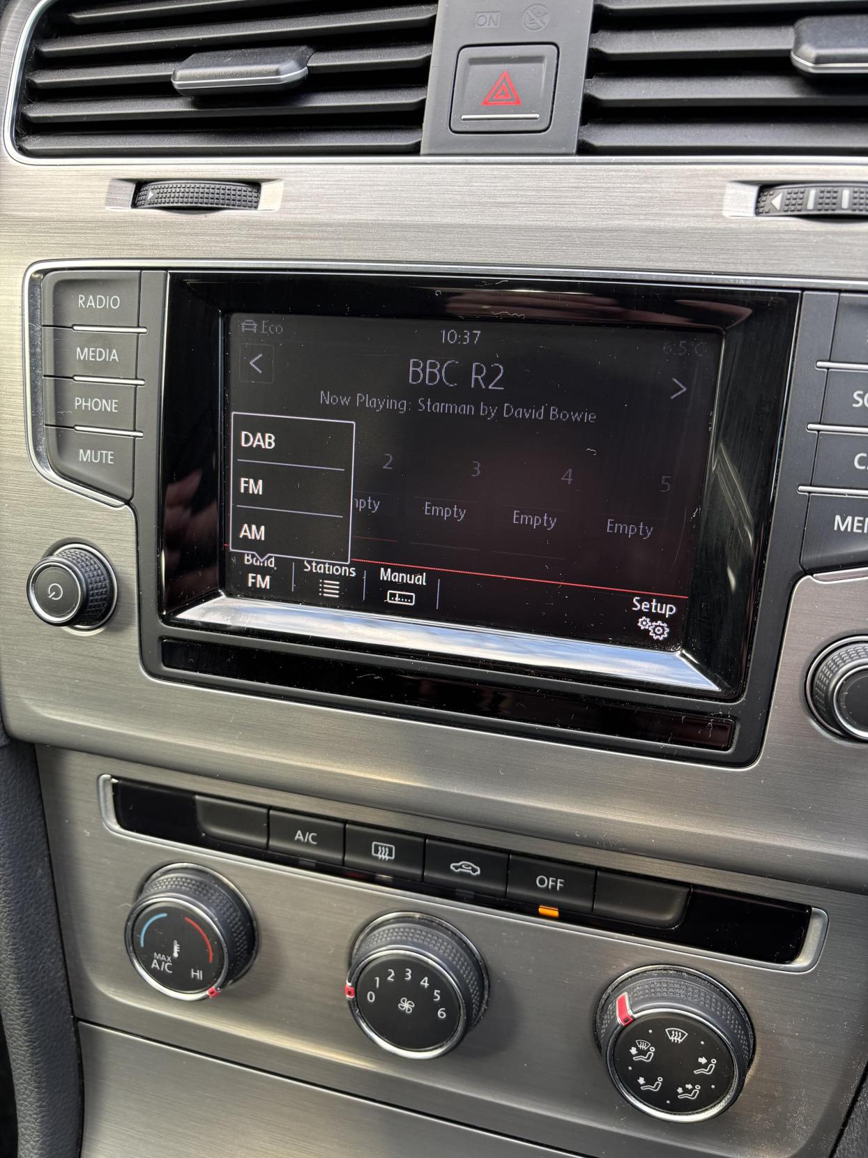 Volkswagen Golf 1.4 TSI BlueMotion Tech SE Hatchback 5dr Petrol Manual Euro 5 (s/s) (122 ps)