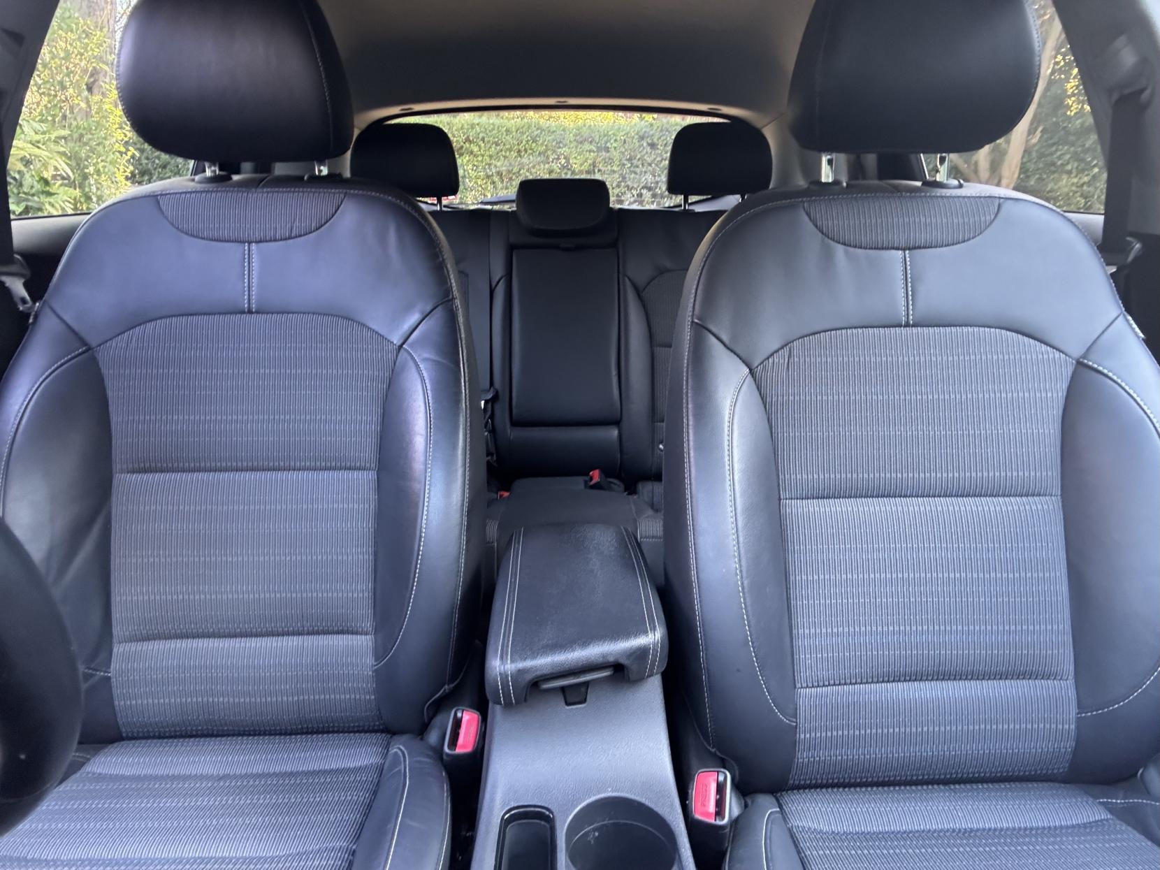 Kia Niro 1.6h GDi 2 SUV 5dr Petrol Hybrid DCT Euro 6 (s/s) (139 bhp)