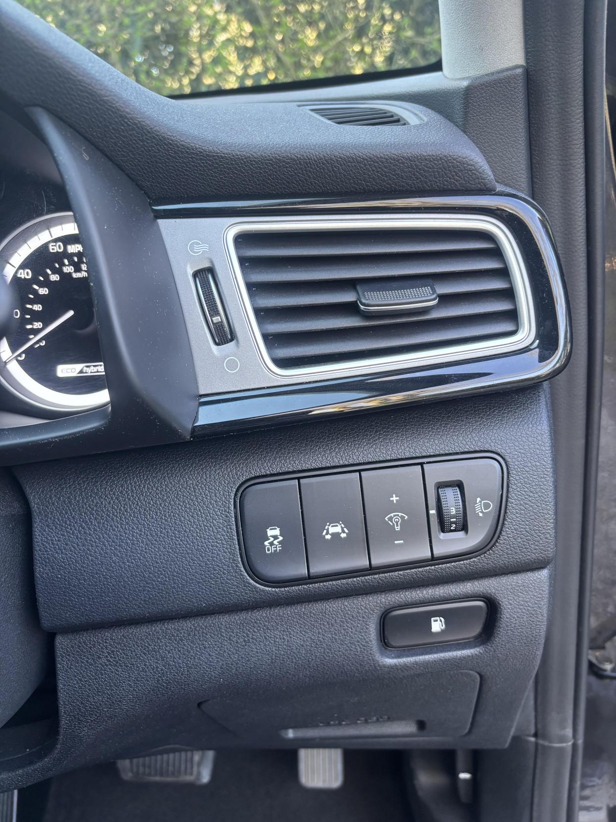 Kia Niro 1.6h GDi 2 SUV 5dr Petrol Hybrid DCT Euro 6 (s/s) (139 bhp)