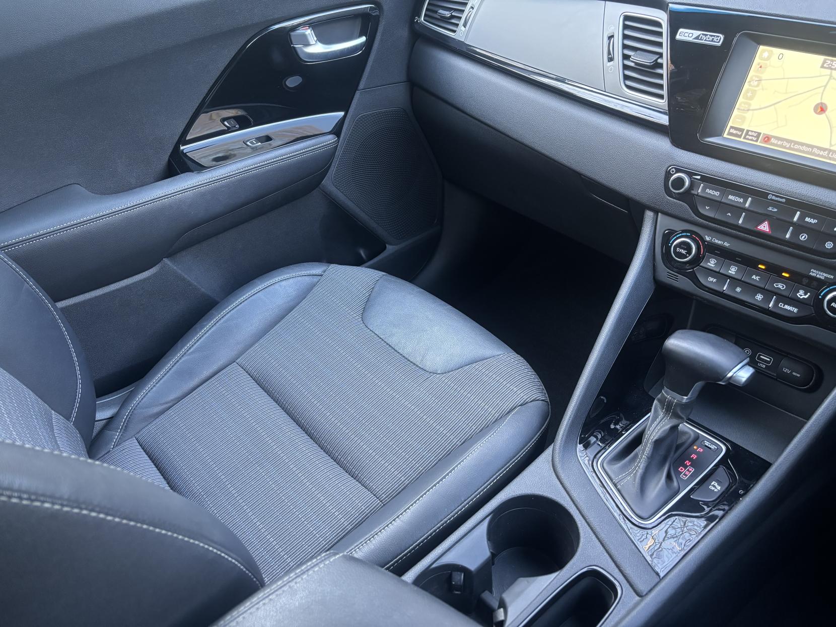 Kia Niro 1.6h GDi 2 SUV 5dr Petrol Hybrid DCT Euro 6 (s/s) (139 bhp)