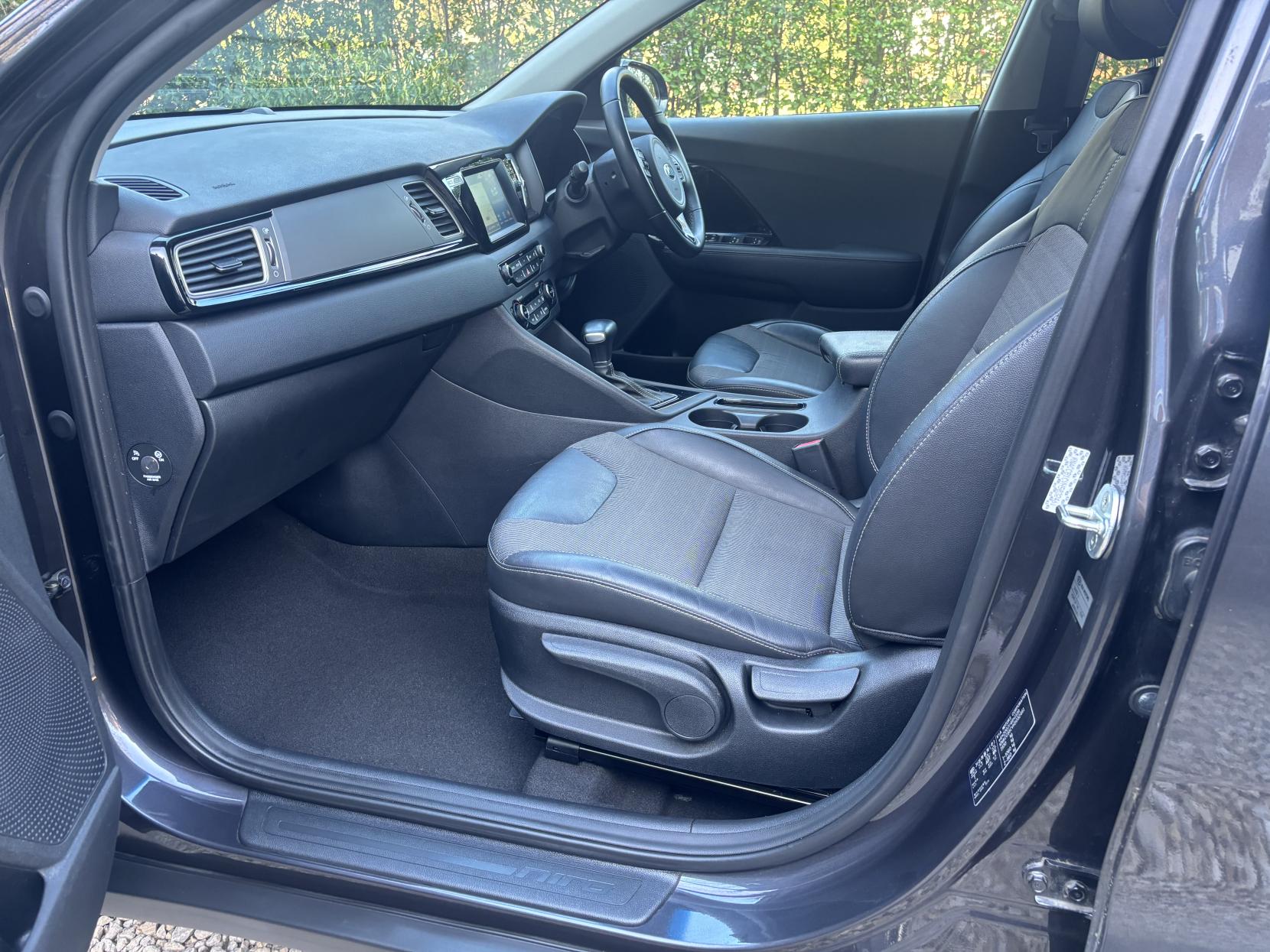 Kia Niro 1.6h GDi 2 SUV 5dr Petrol Hybrid DCT Euro 6 (s/s) (139 bhp)