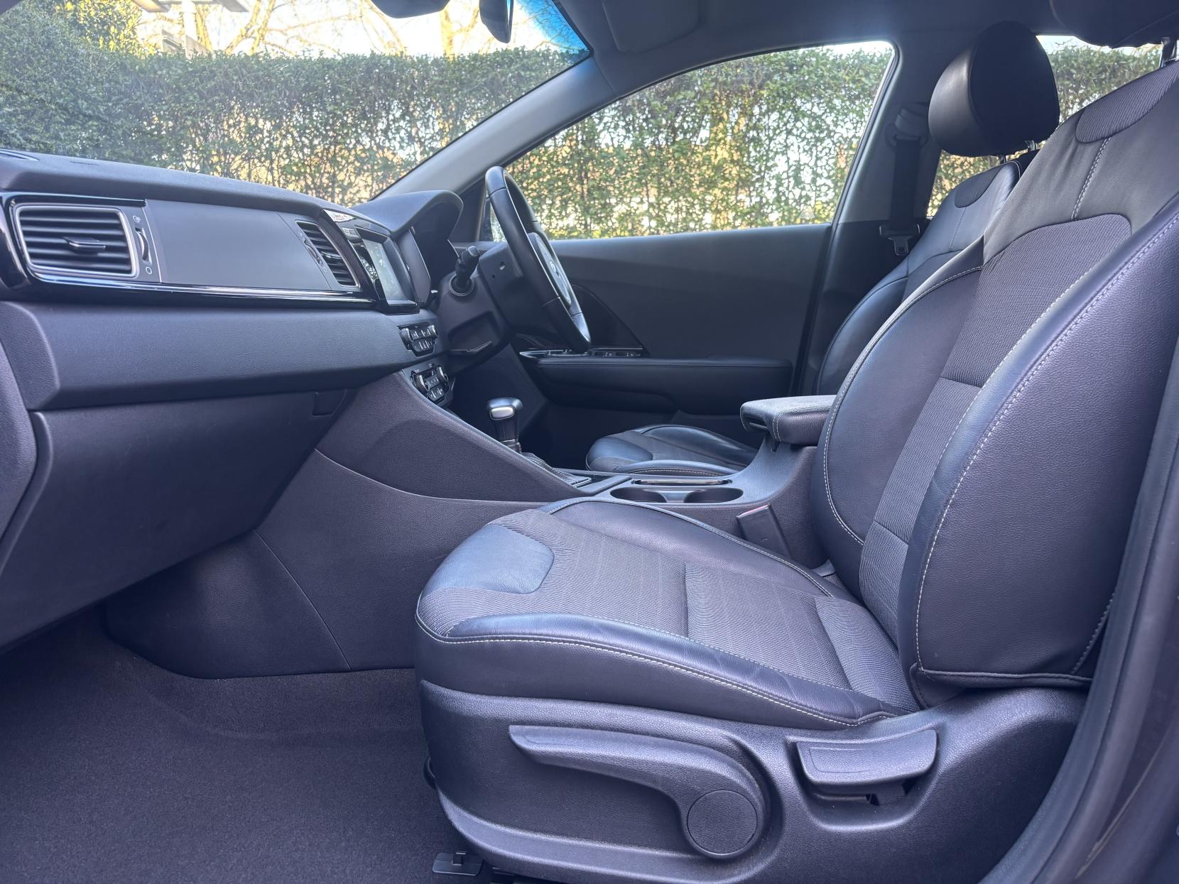 Kia Niro 1.6h GDi 2 SUV 5dr Petrol Hybrid DCT Euro 6 (s/s) (139 bhp)