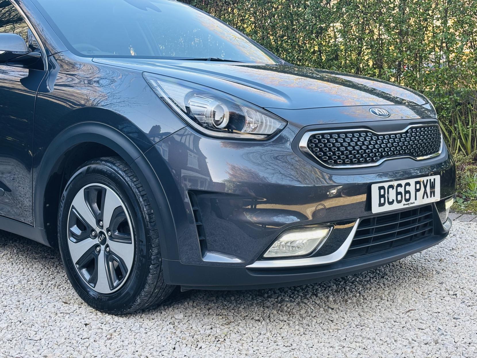 Kia Niro 1.6h GDi 2 SUV 5dr Petrol Hybrid DCT Euro 6 (s/s) (139 bhp)