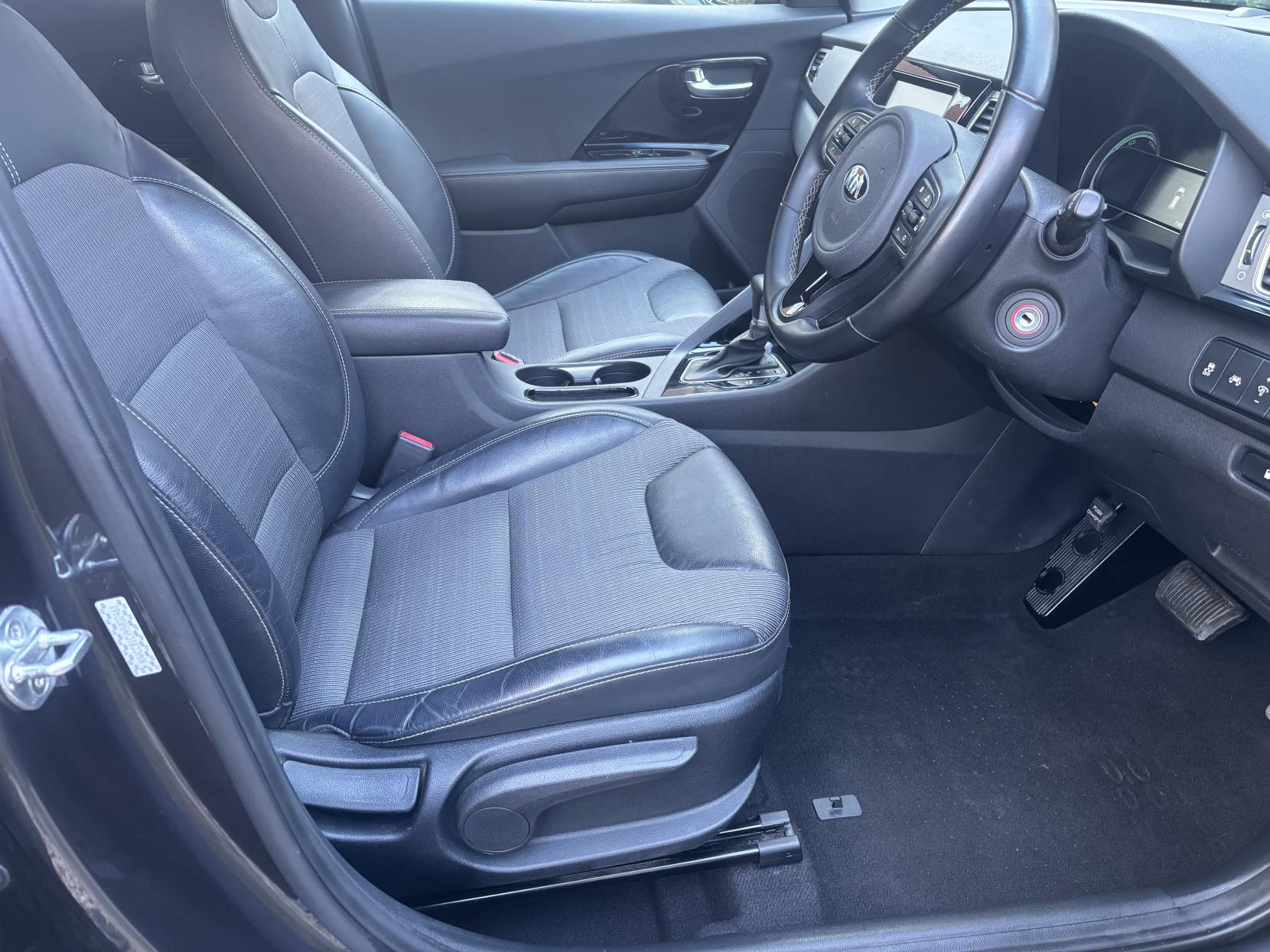 Kia Niro 1.6h GDi 2 SUV 5dr Petrol Hybrid DCT Euro 6 (s/s) (139 bhp)