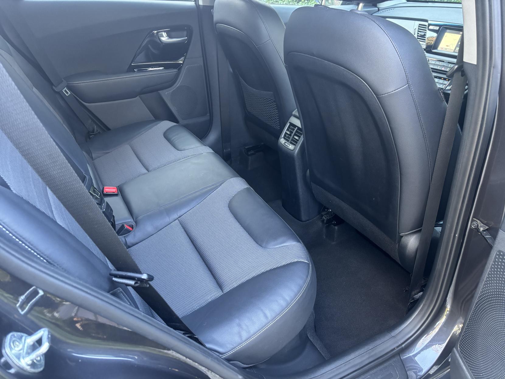 Kia Niro 1.6h GDi 2 SUV 5dr Petrol Hybrid DCT Euro 6 (s/s) (139 bhp)