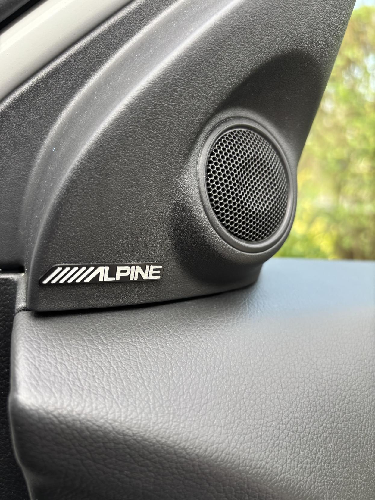 Mitsubishi Outlander 2.4h TwinMotor 13.8kWh 5h SUV 5dr Petrol Plug-in Hybrid CVT 4WD Euro 6 (s/s) (209 ps)