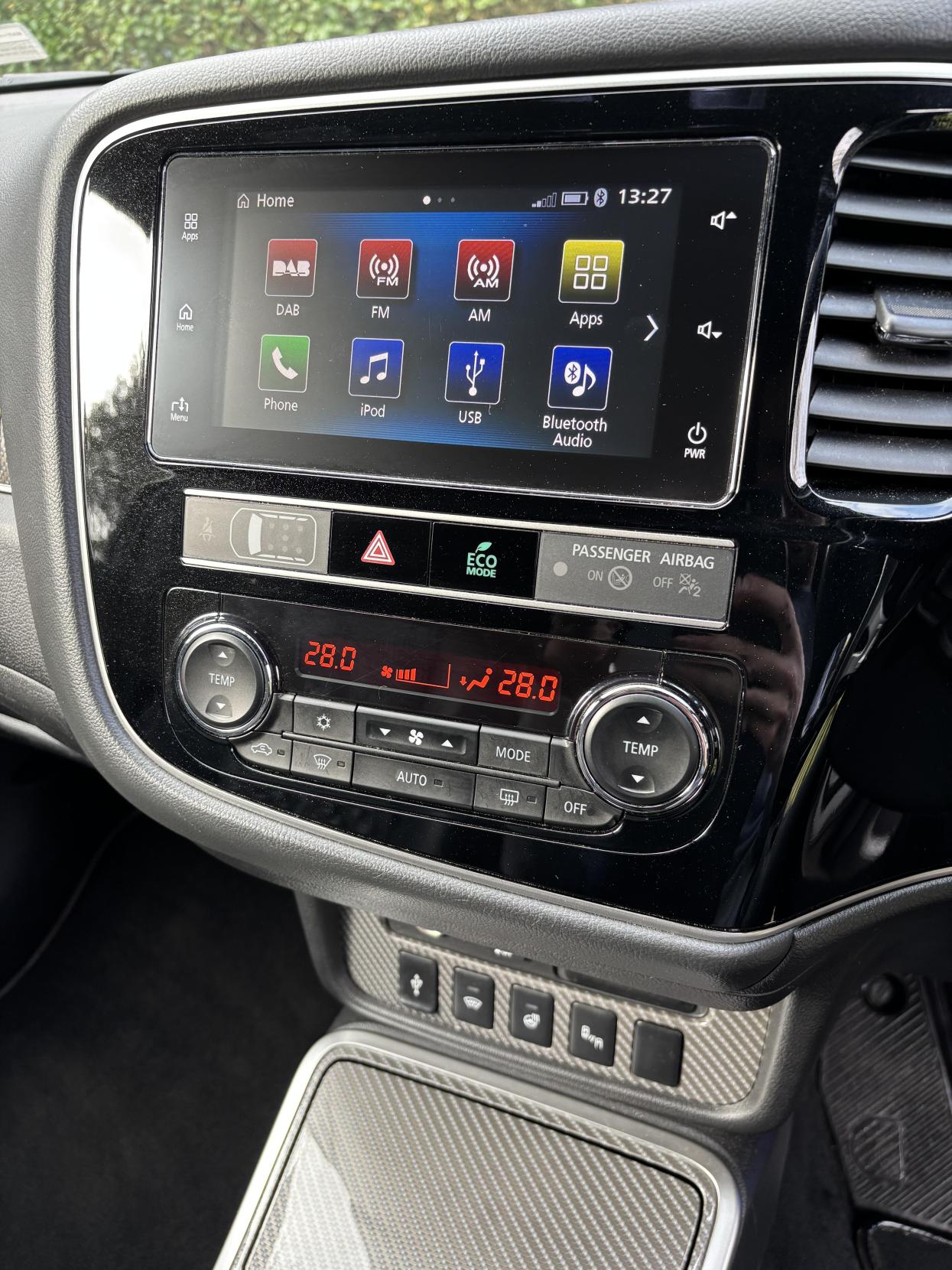 Mitsubishi Outlander 2.4h TwinMotor 13.8kWh 5h SUV 5dr Petrol Plug-in Hybrid CVT 4WD Euro 6 (s/s) (209 ps)