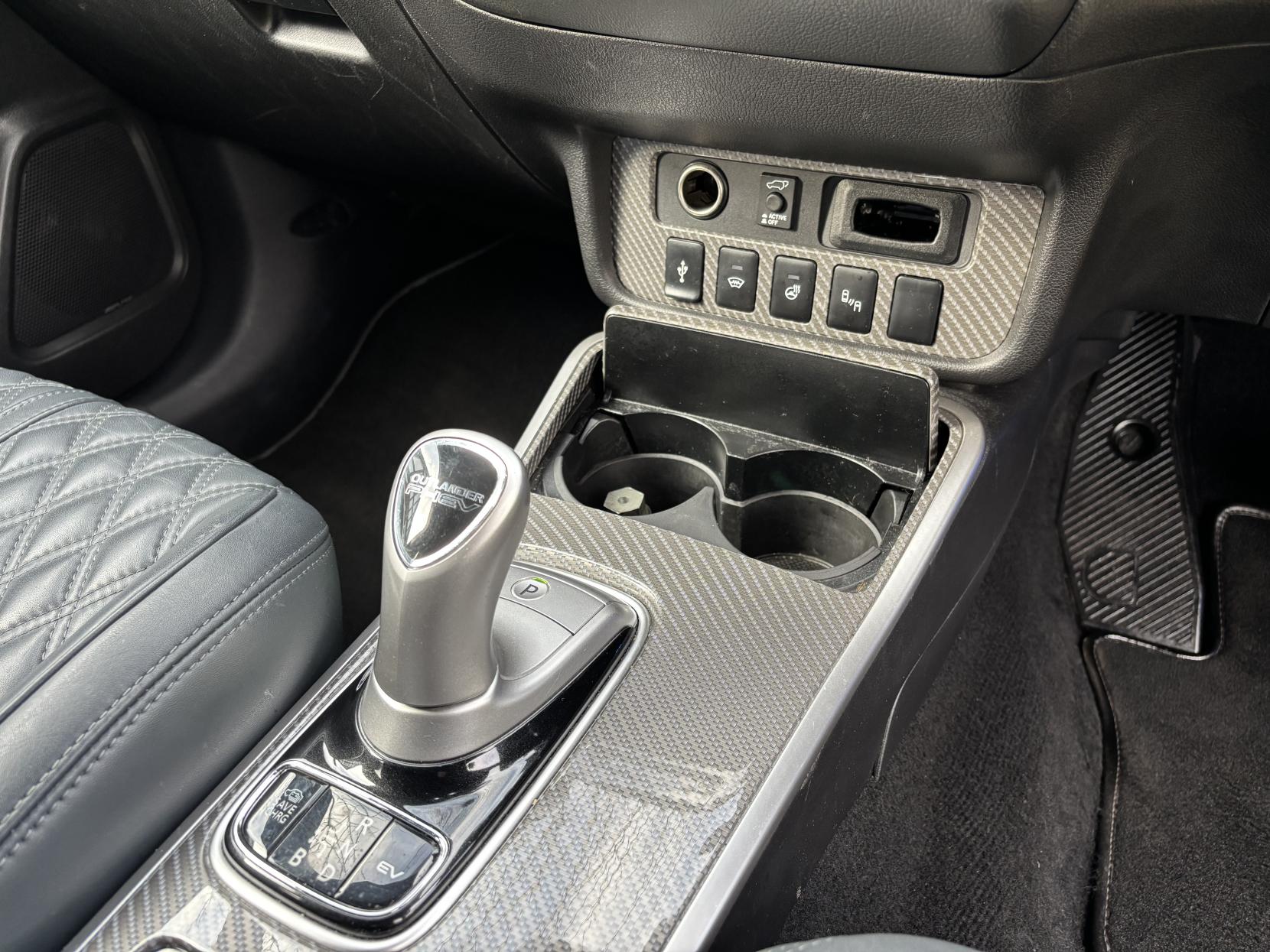 Mitsubishi Outlander 2.4h TwinMotor 13.8kWh 5h SUV 5dr Petrol Plug-in Hybrid CVT 4WD Euro 6 (s/s) (209 ps)