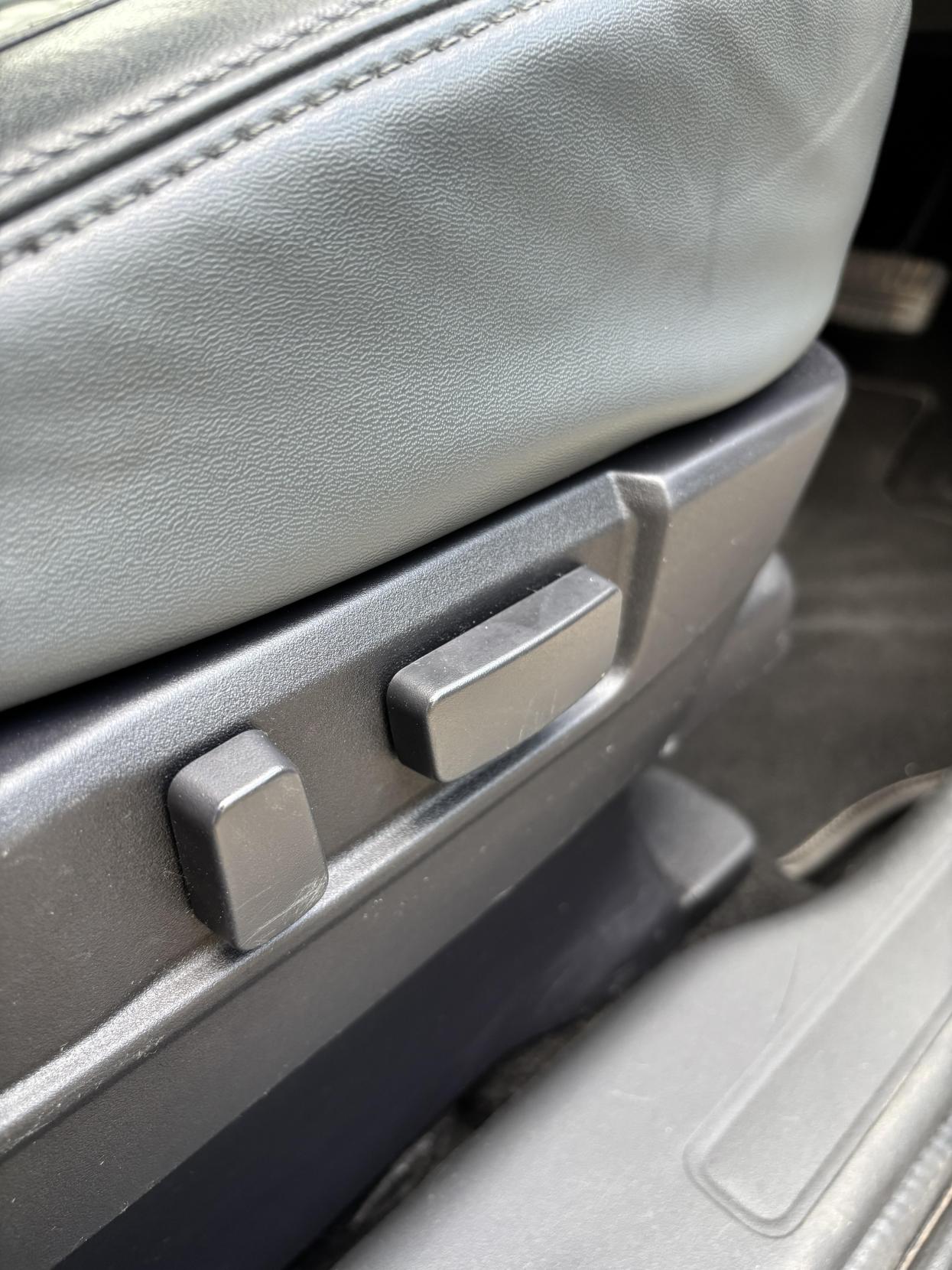 Mitsubishi Outlander 2.4h TwinMotor 13.8kWh 5h SUV 5dr Petrol Plug-in Hybrid CVT 4WD Euro 6 (s/s) (209 ps)