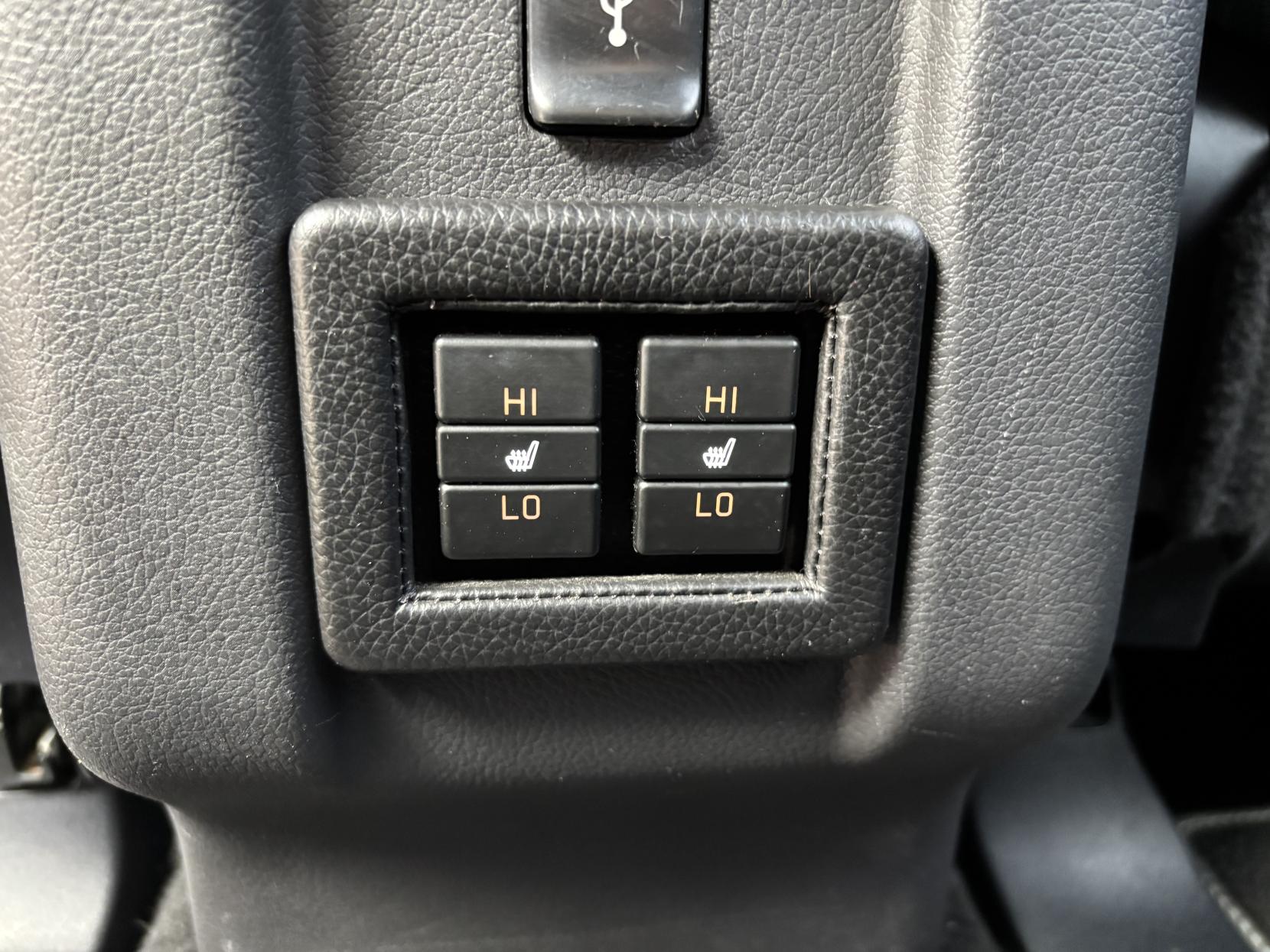 Mitsubishi Outlander 2.4h TwinMotor 13.8kWh 5h SUV 5dr Petrol Plug-in Hybrid CVT 4WD Euro 6 (s/s) (209 ps)