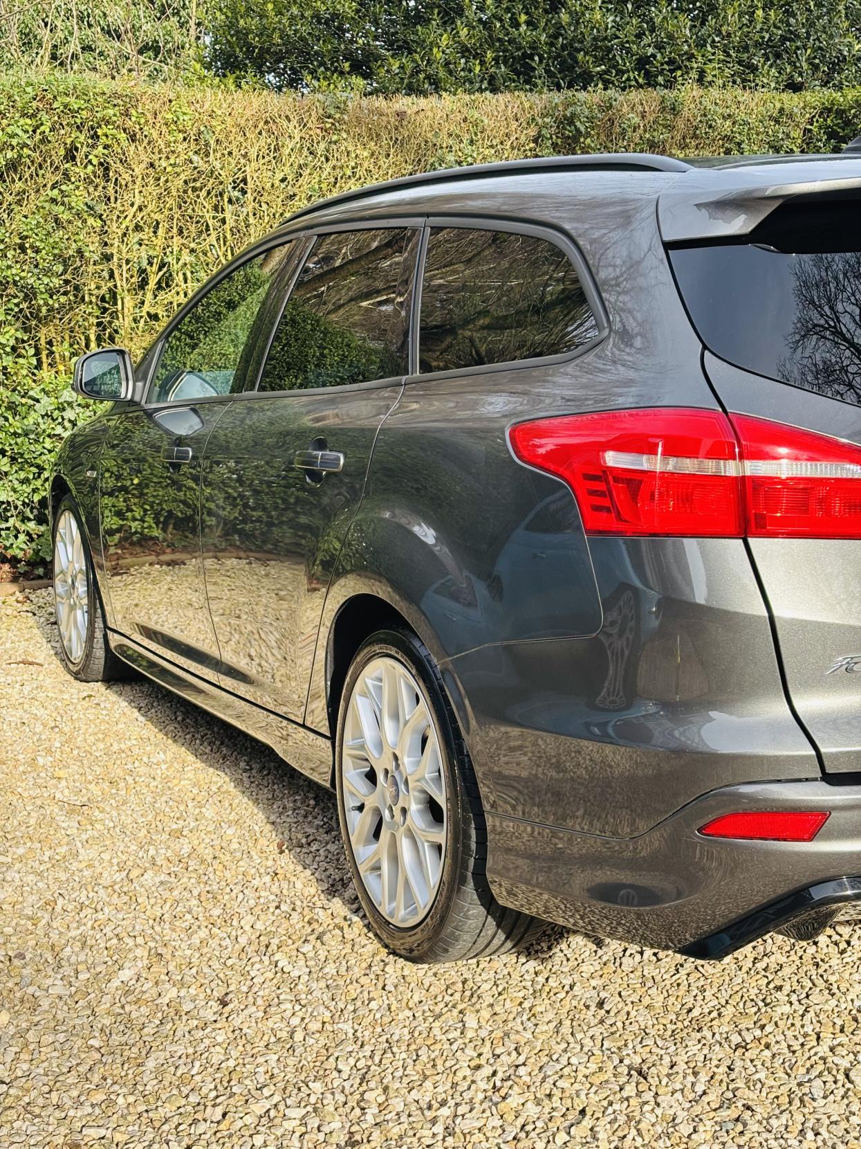 Ford Focus 1.0T EcoBoost ST-Line Estate 5dr Petrol Manual Euro 6 (s/s) (125 ps)