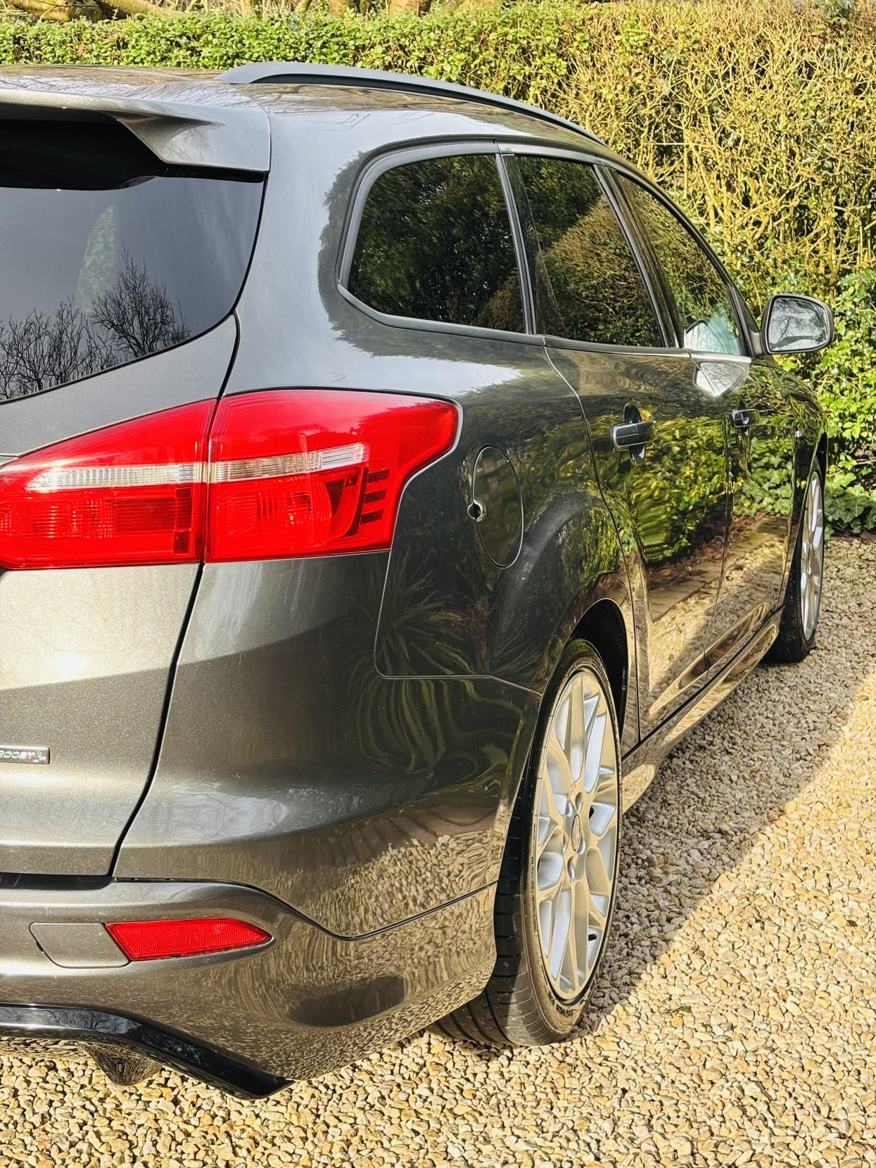 Ford Focus 1.0T EcoBoost ST-Line Estate 5dr Petrol Manual Euro 6 (s/s) (125 ps)