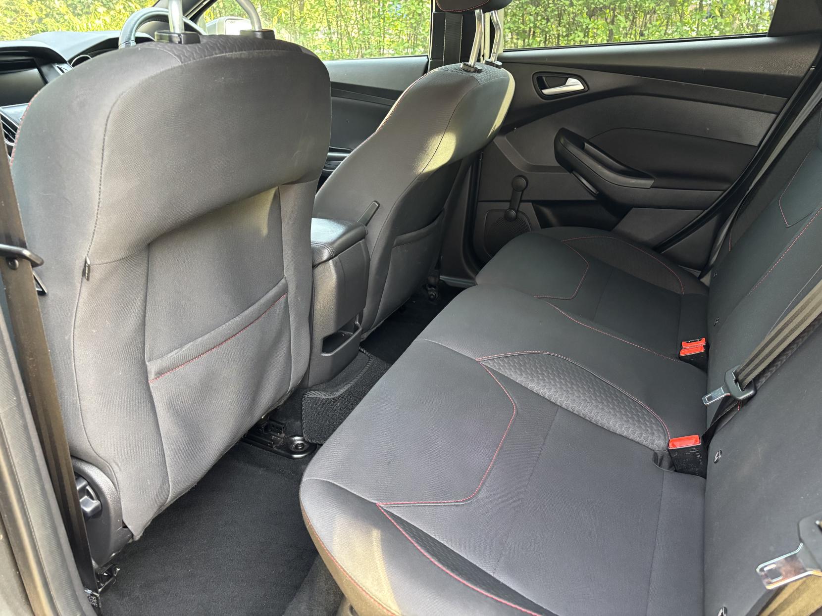 Ford Focus 1.0T EcoBoost ST-Line Estate 5dr Petrol Manual Euro 6 (s/s) (125 ps)