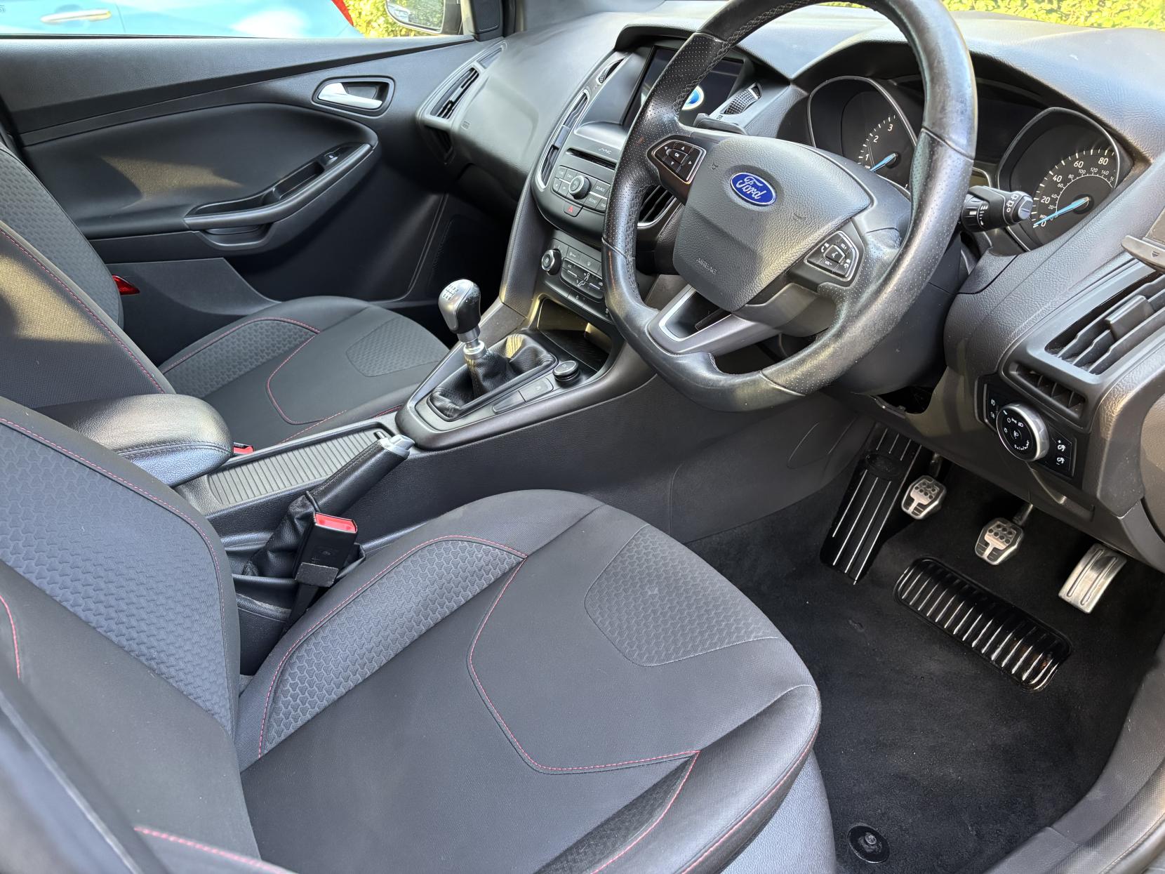 Ford Focus 1.0T EcoBoost ST-Line Estate 5dr Petrol Manual Euro 6 (s/s) (125 ps)