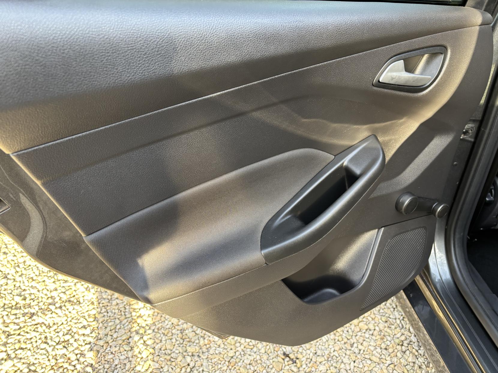 Ford Focus 1.0T EcoBoost ST-Line Estate 5dr Petrol Manual Euro 6 (s/s) (125 ps)