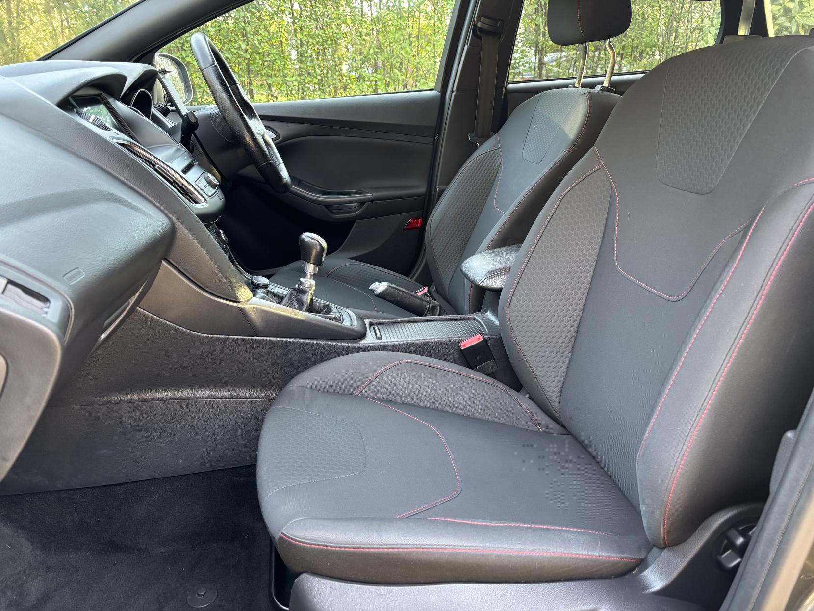 Ford Focus 1.0T EcoBoost ST-Line Estate 5dr Petrol Manual Euro 6 (s/s) (125 ps)