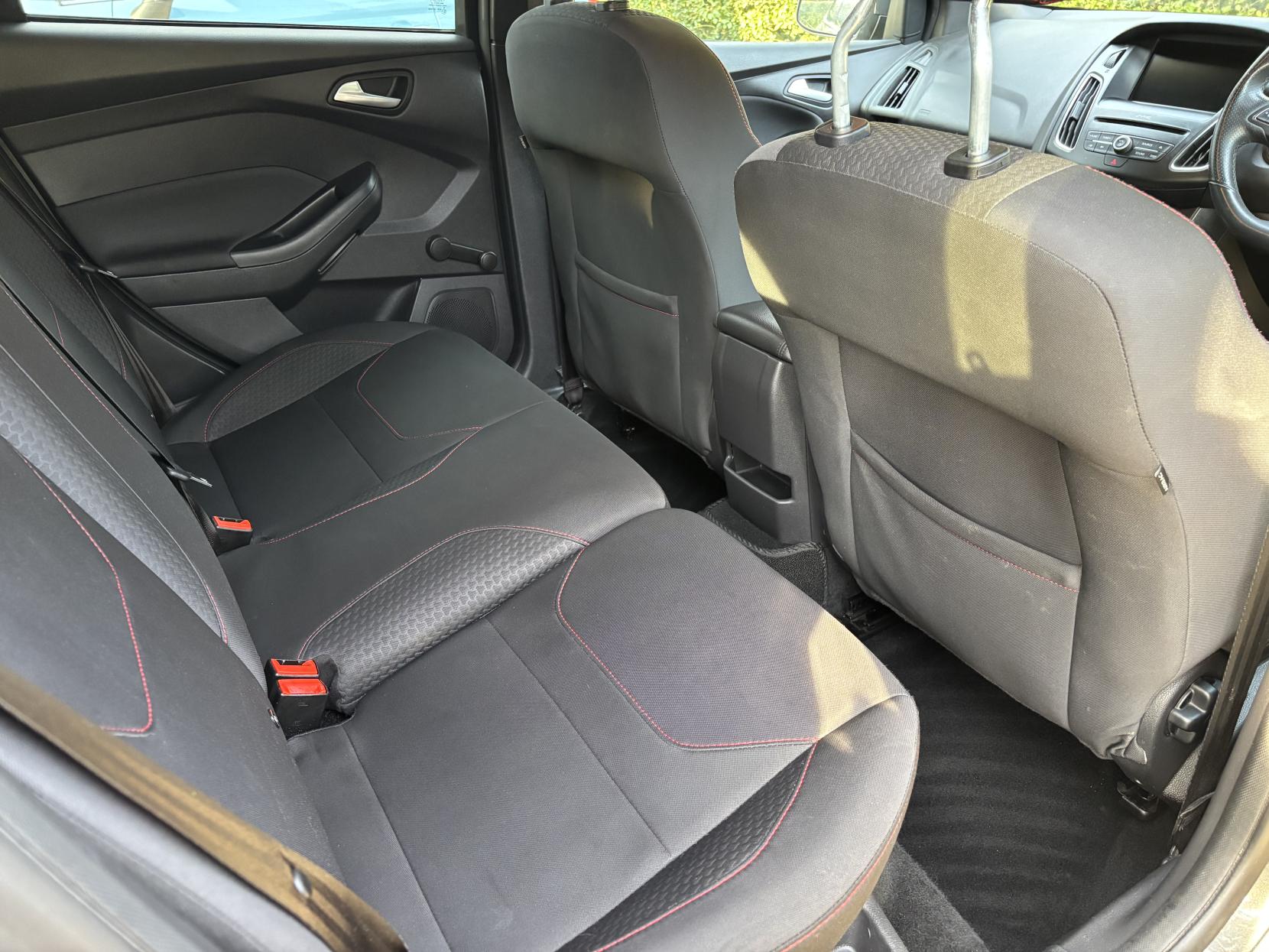 Ford Focus 1.0T EcoBoost ST-Line Estate 5dr Petrol Manual Euro 6 (s/s) (125 ps)