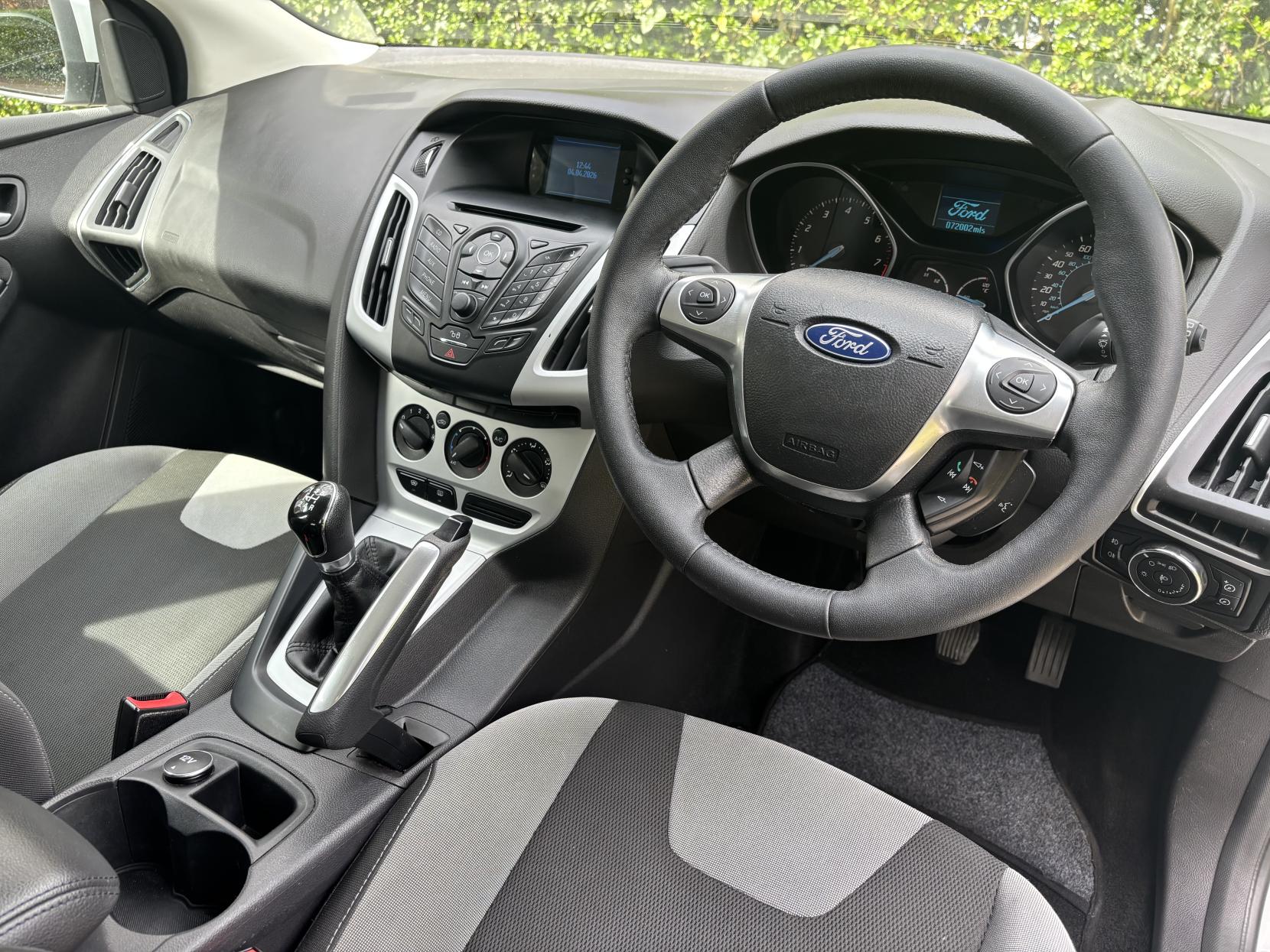 Ford Focus 1.6 Titanium Hatchback 5dr Petrol Manual Euro 5 (125 ps)