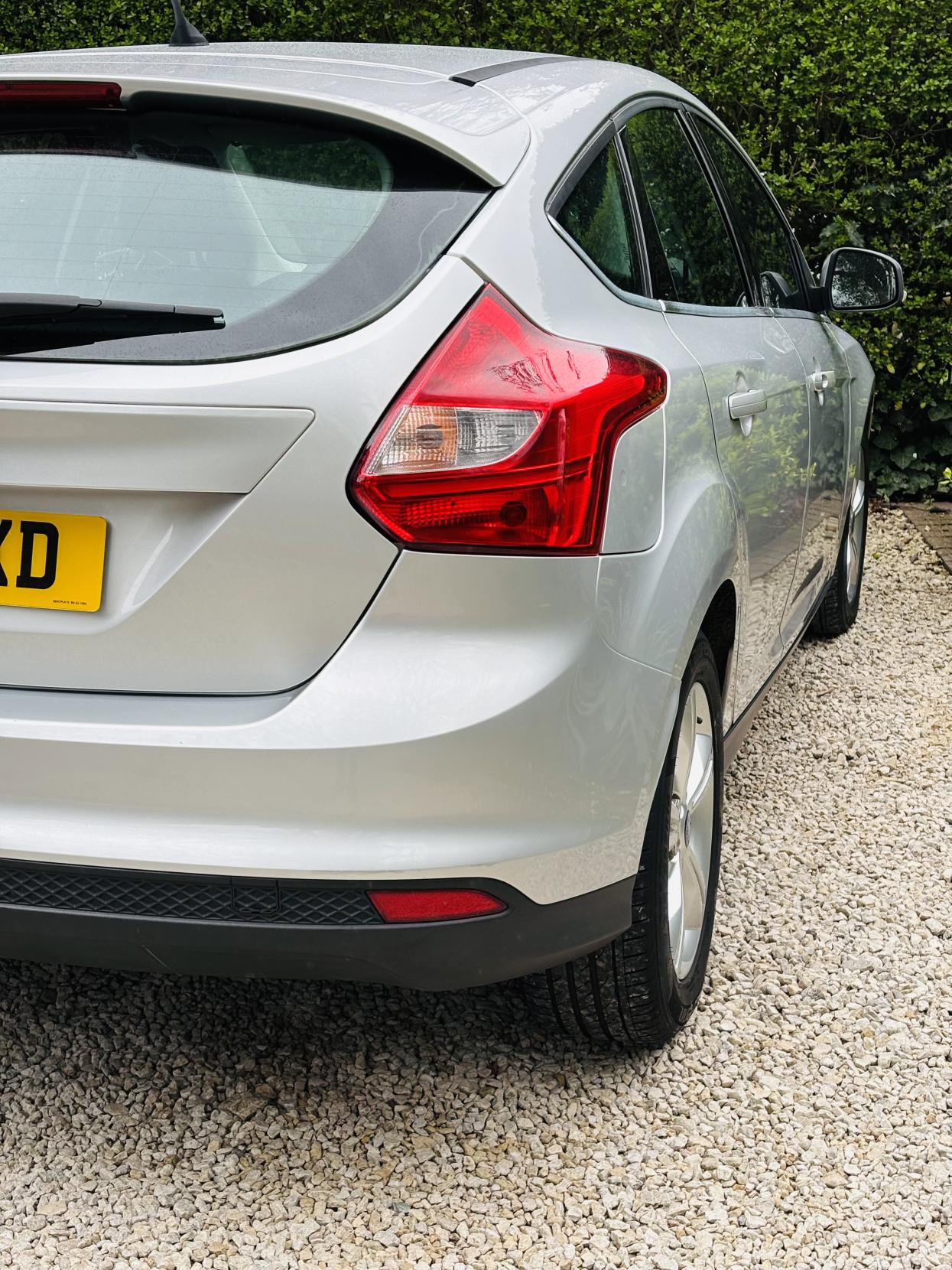 Ford Focus 1.6 Titanium Hatchback 5dr Petrol Manual Euro 5 (125 ps)