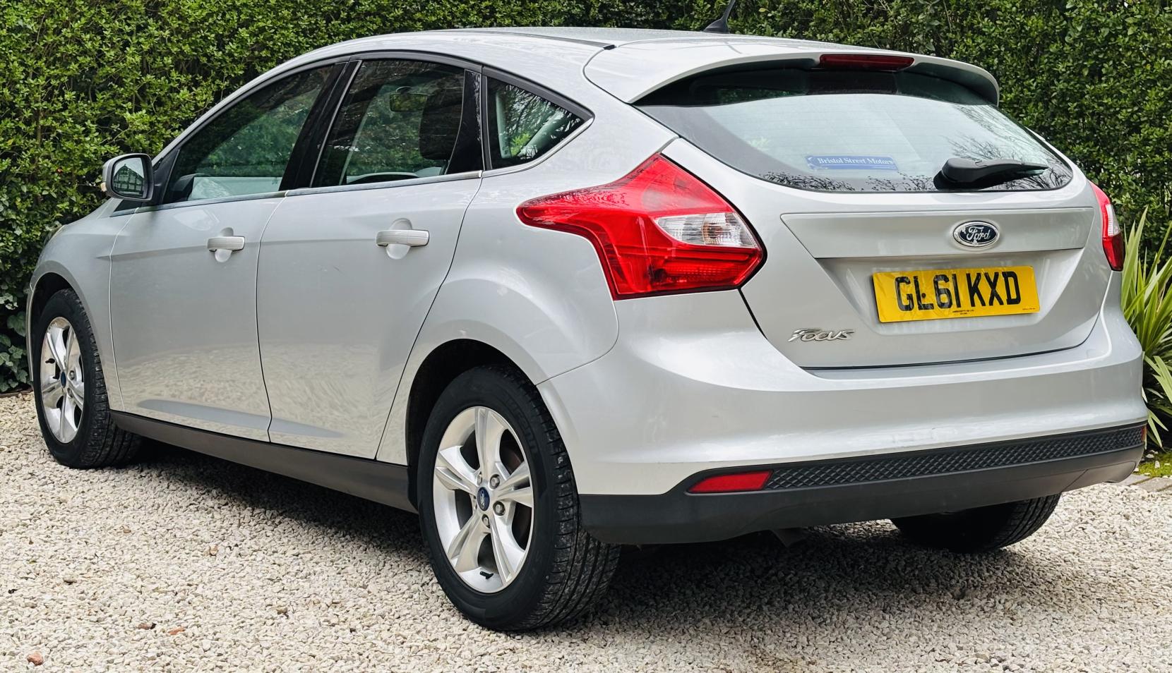 Ford Focus 1.6 Titanium Hatchback 5dr Petrol Manual Euro 5 (125 ps)