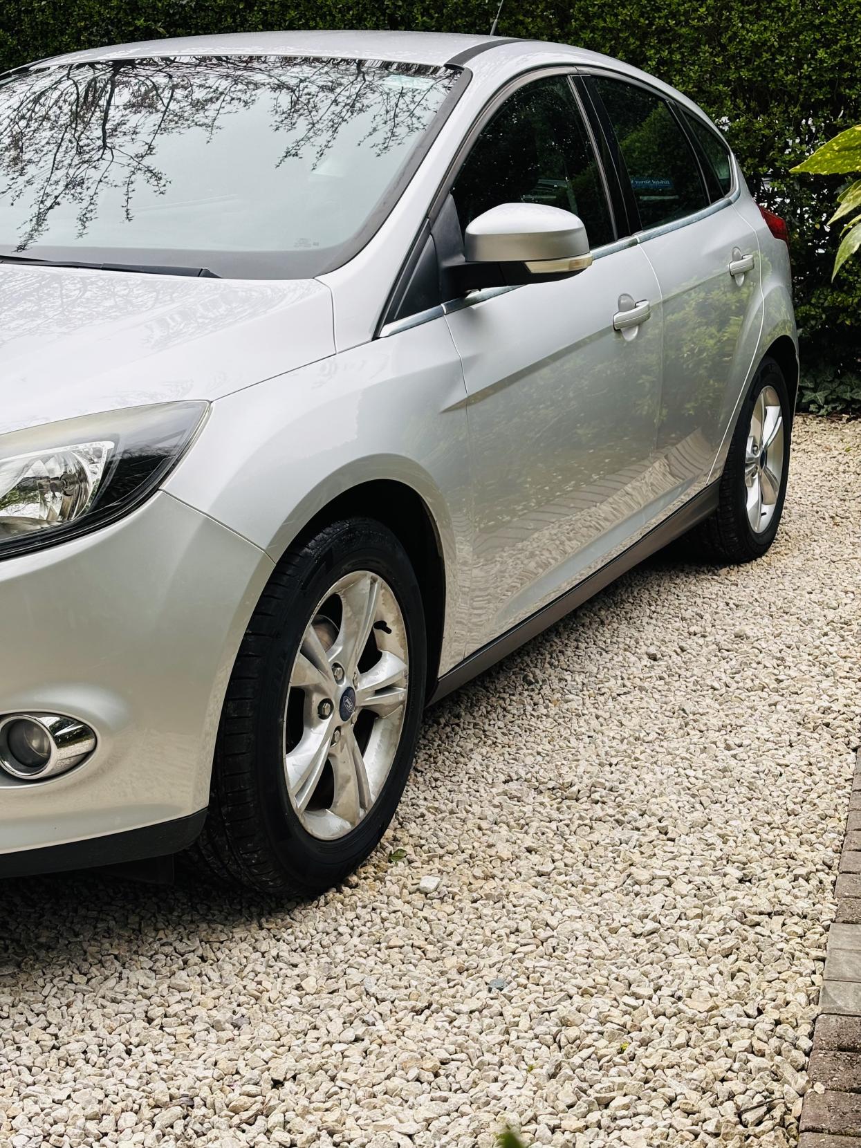 Ford Focus 1.6 Titanium Hatchback 5dr Petrol Manual Euro 5 (125 ps)