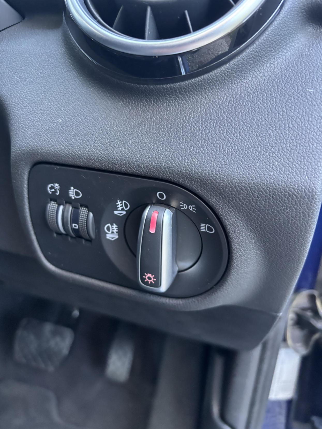 Audi A1 1.4 TFSI Sport Hatchback 3dr Petrol S Tronic Euro 5 (s/s) (122 ps)