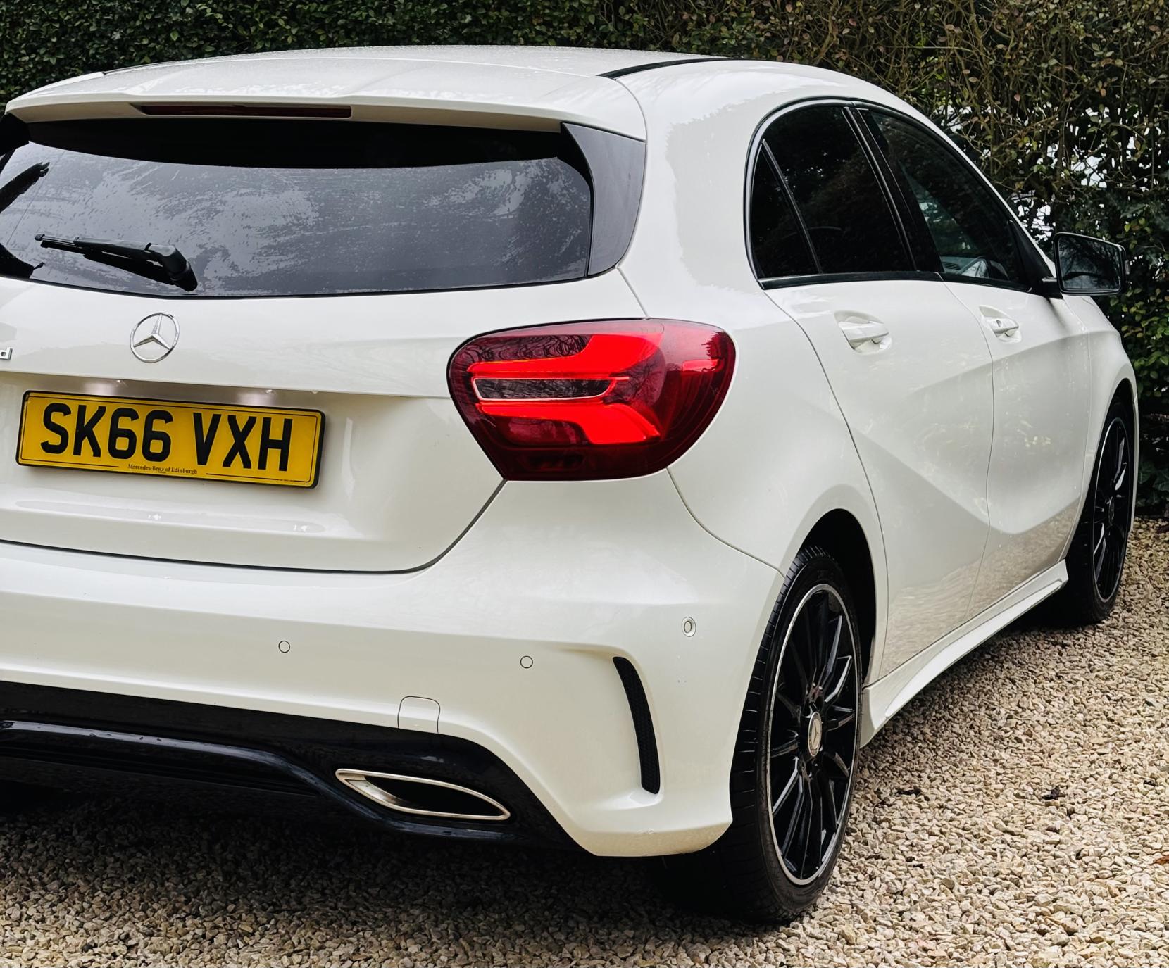 Mercedes-Benz A Class 2.1 A200d AMG Line (Premium) Hatchback 5dr Diesel 7G-DCT Euro 6 (s/s) (136 ps)
