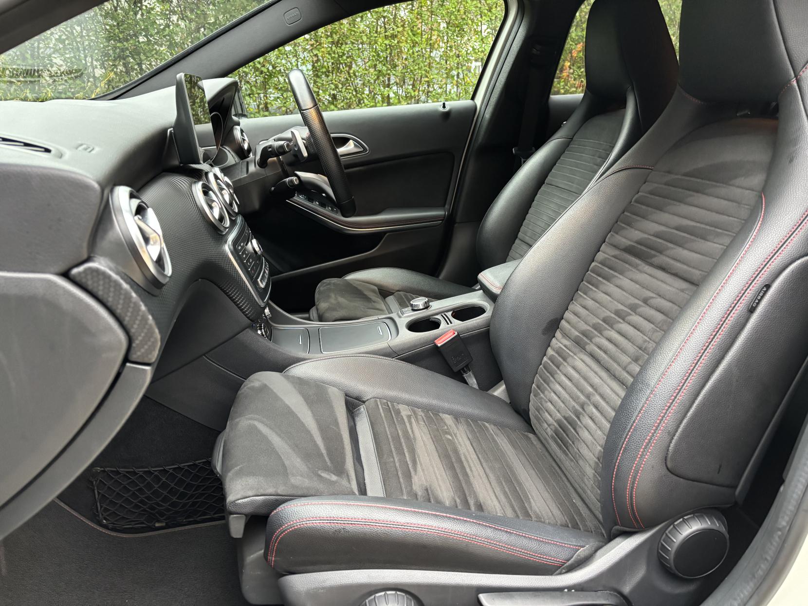 Mercedes-Benz A Class 2.1 A200d AMG Line (Premium) Hatchback 5dr Diesel 7G-DCT Euro 6 (s/s) (136 ps)