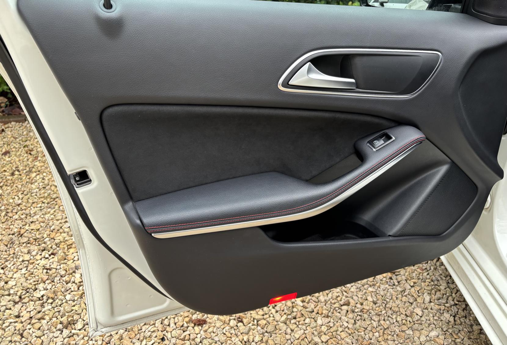 Mercedes-Benz A Class 2.1 A200d AMG Line (Premium) Hatchback 5dr Diesel 7G-DCT Euro 6 (s/s) (136 ps)