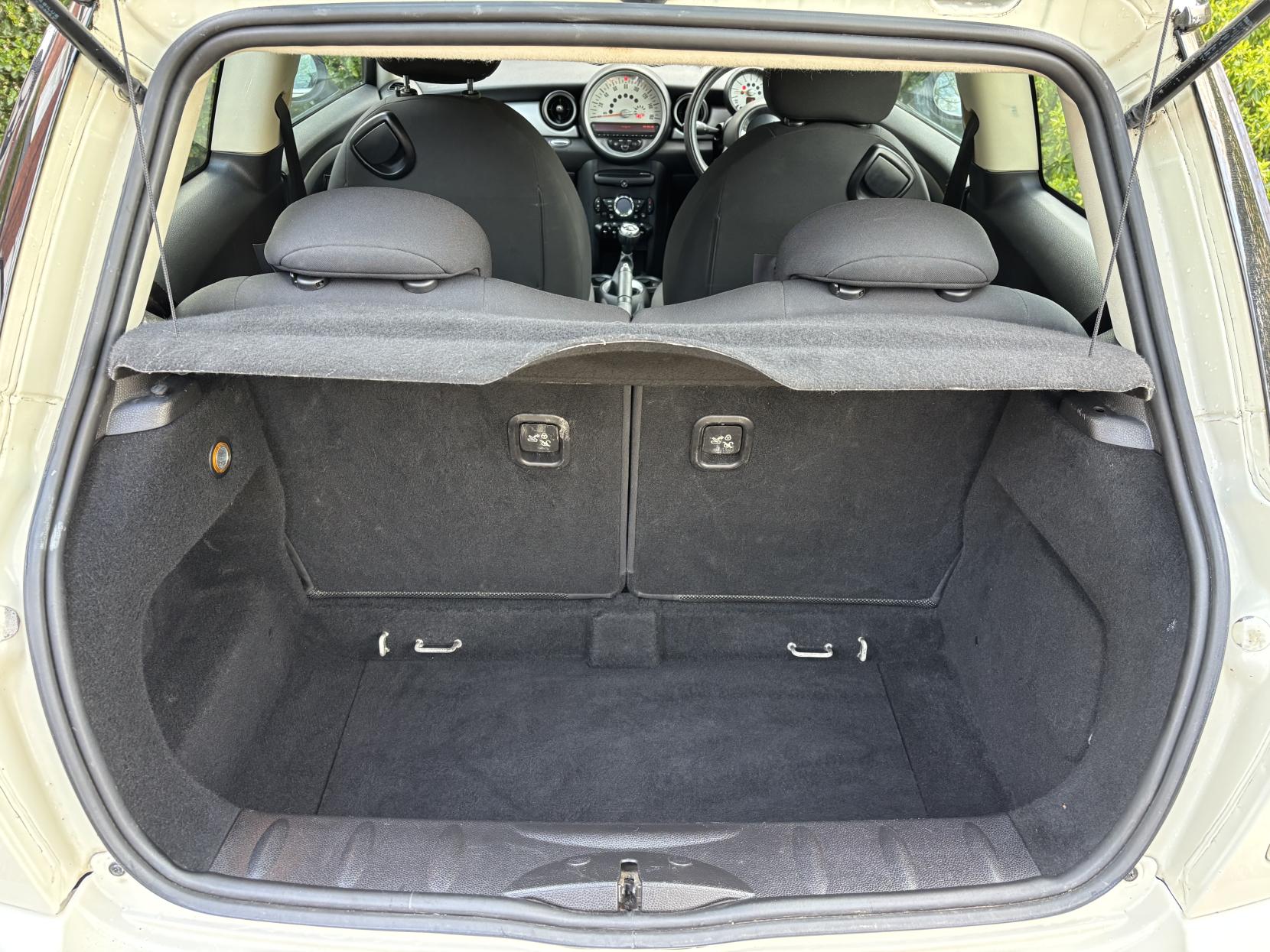 MINI Hatch 1.6 One Hatchback 3dr Petrol Manual Euro 5 (98 ps)