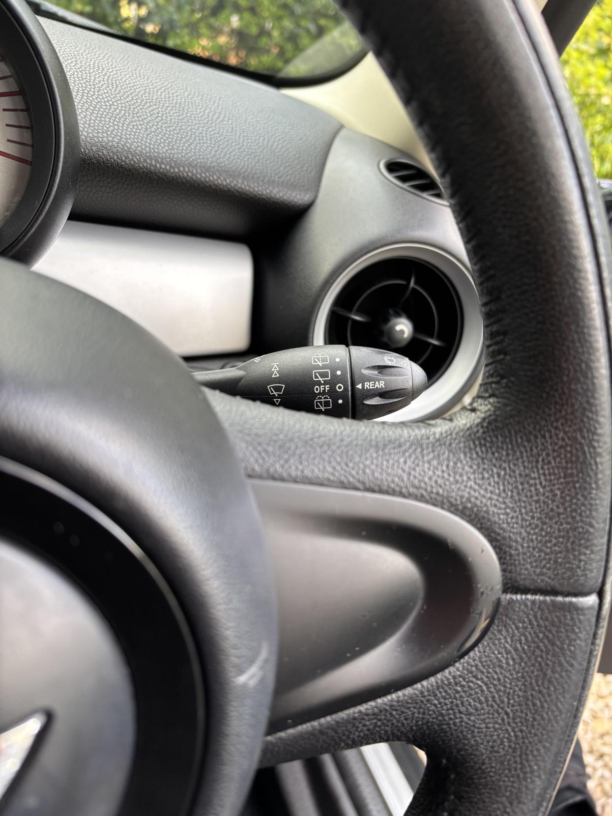 MINI Hatch 1.6 One Hatchback 3dr Petrol Manual Euro 5 (98 ps)