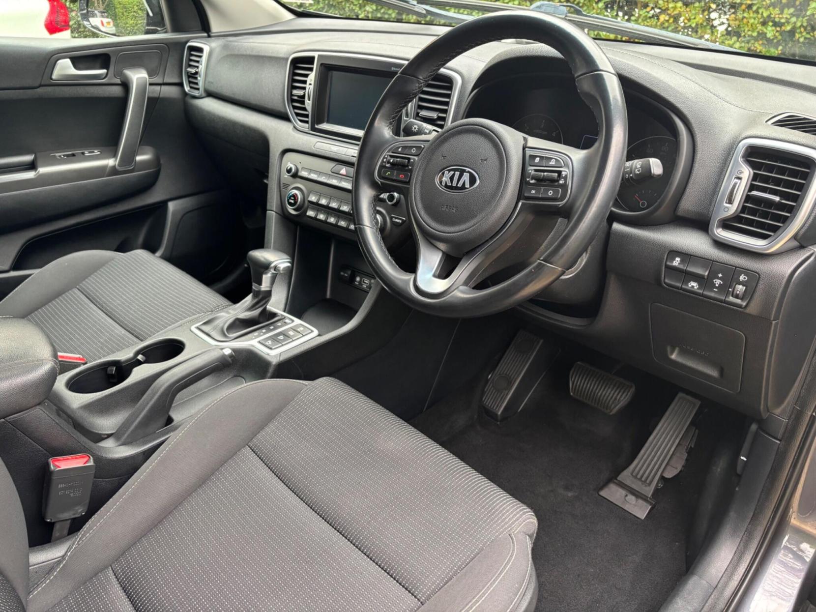 Kia Sportage 1.7 CRDi 2 SUV 5dr Diesel DCT Euro 6 (s/s) (139 bhp)